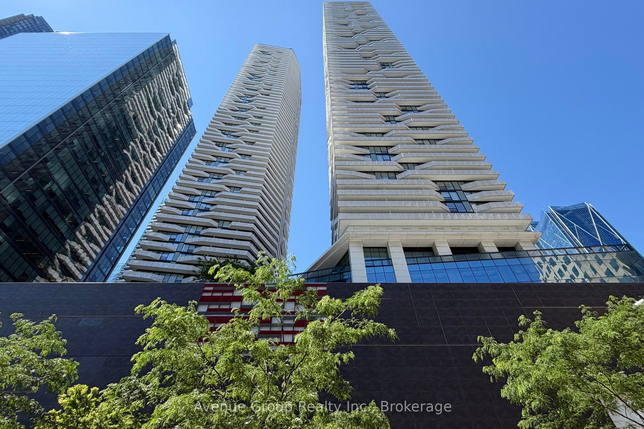 100 Harbour Street 1705 Property Photo 1