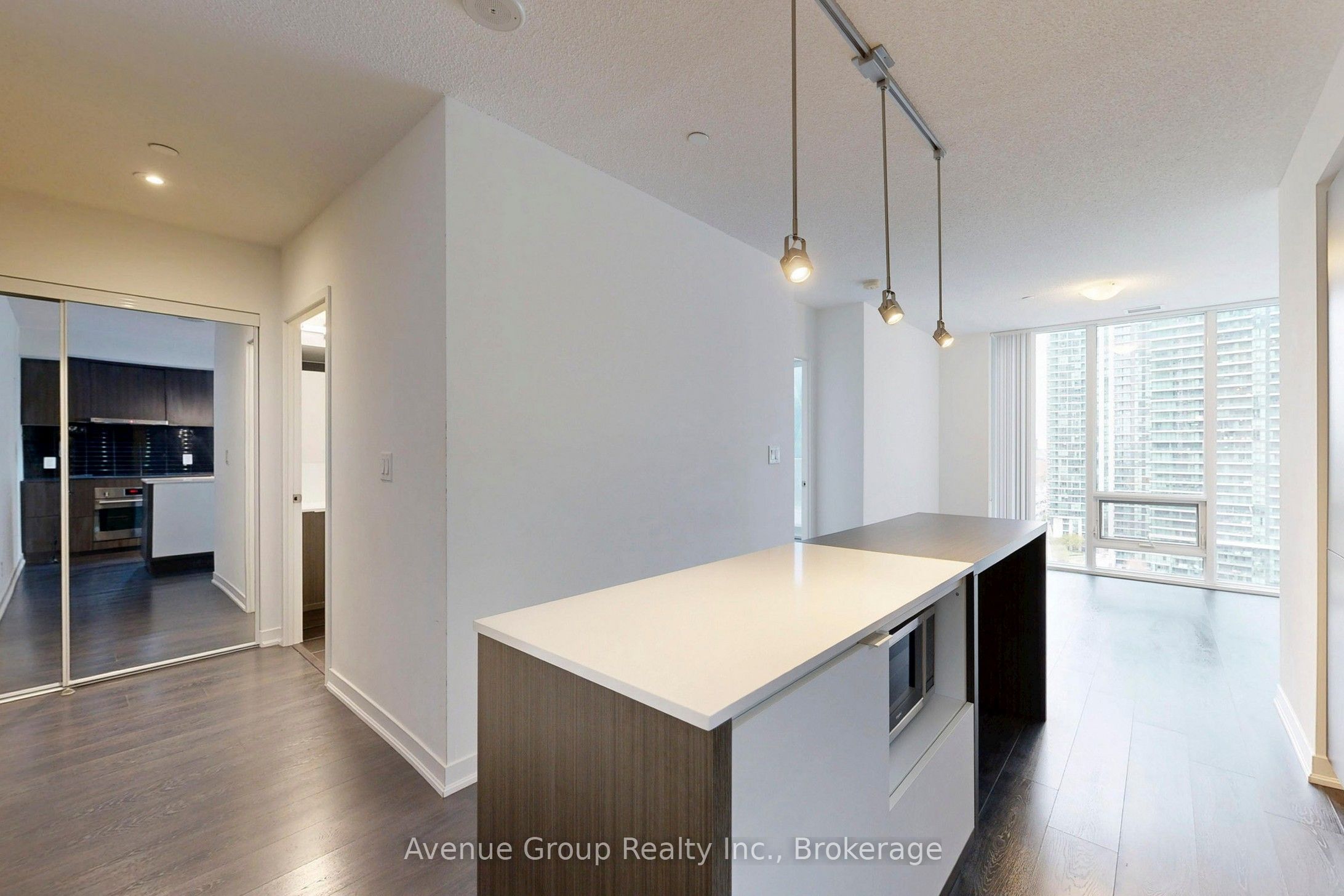 100 Harbour Street 1705 Property Photo 11