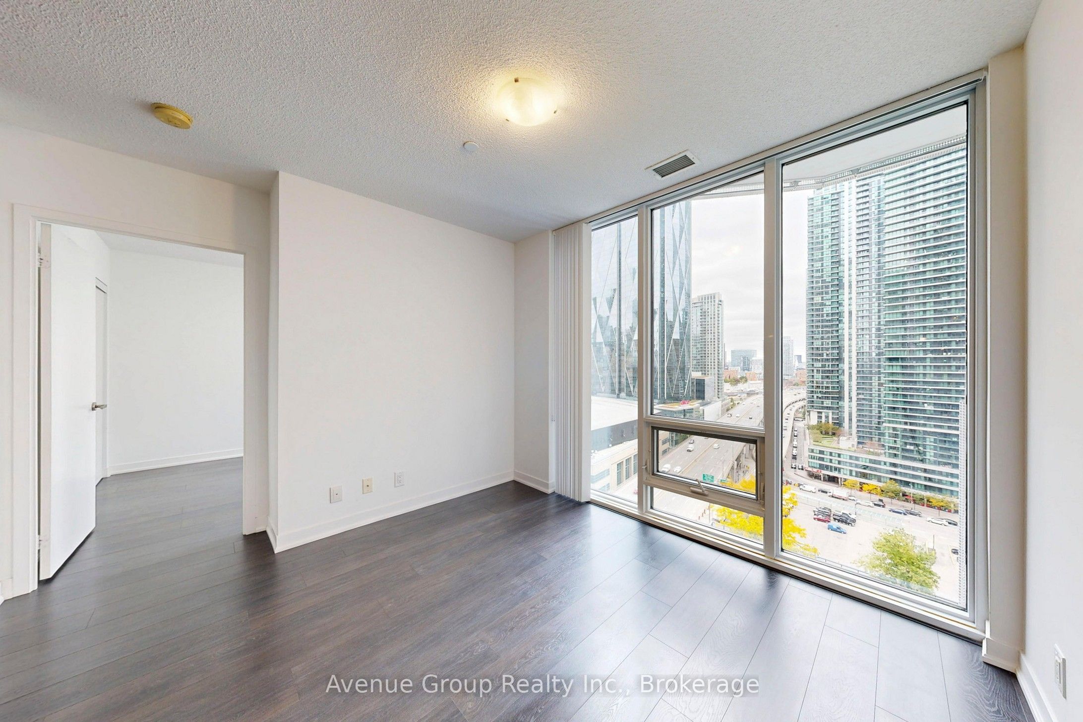 100 Harbour Street 1705 Property Photo 14