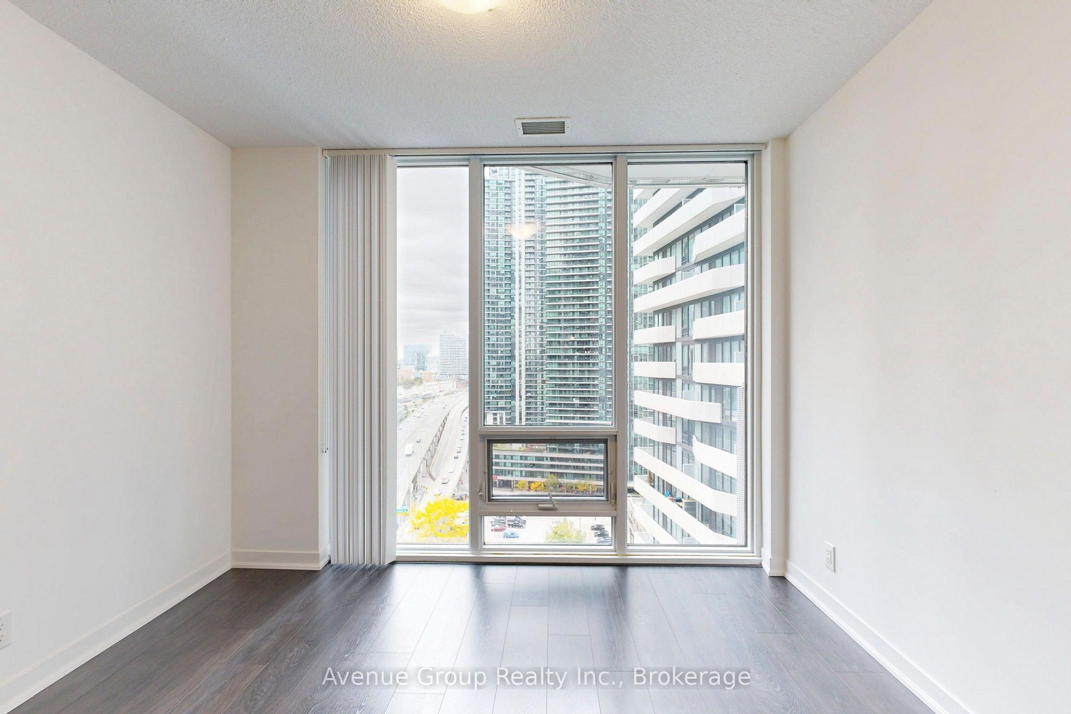 100 Harbour Street 1705 Property Photo 16