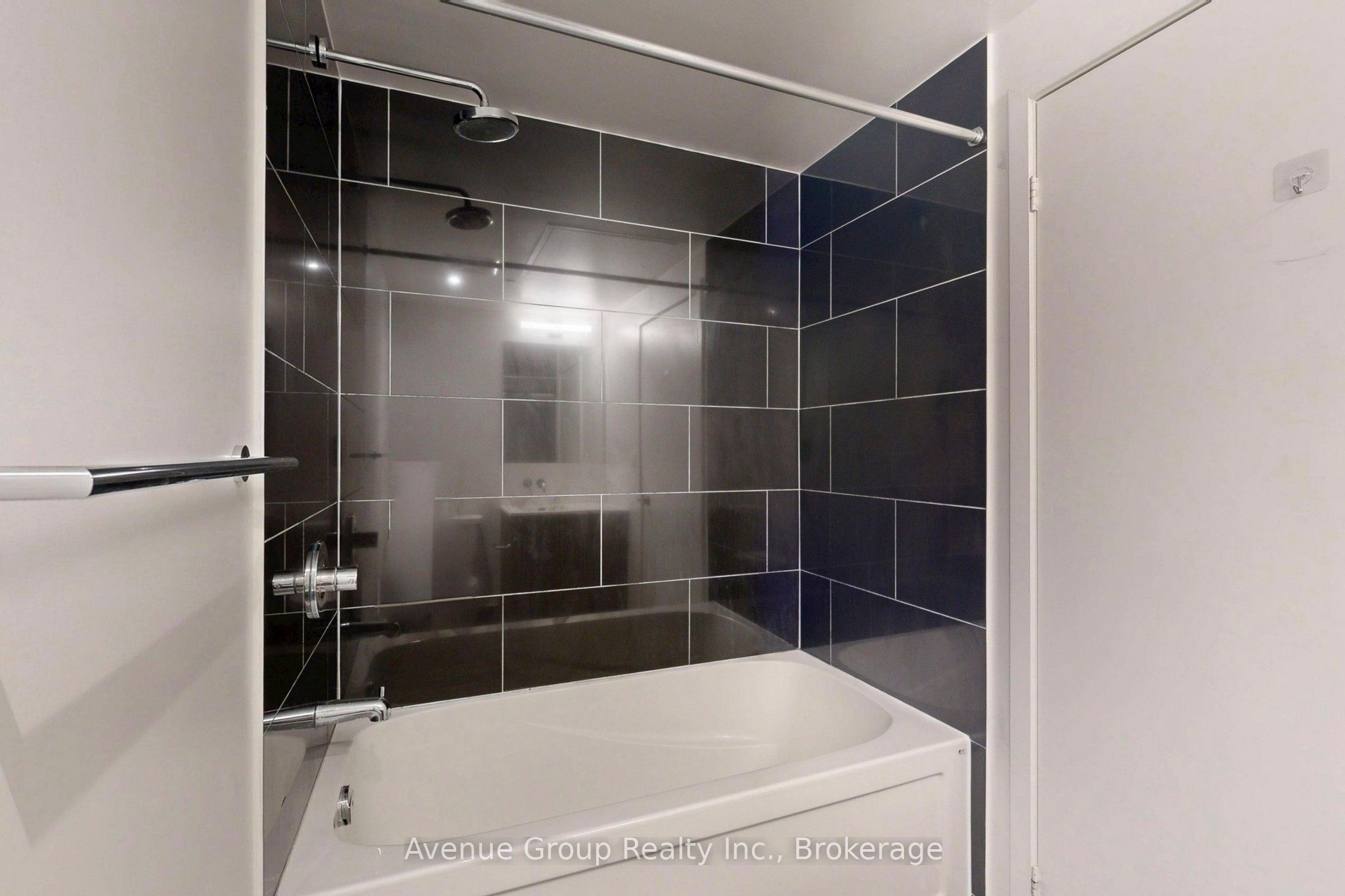 100 Harbour Street 1705 Property Photo 20