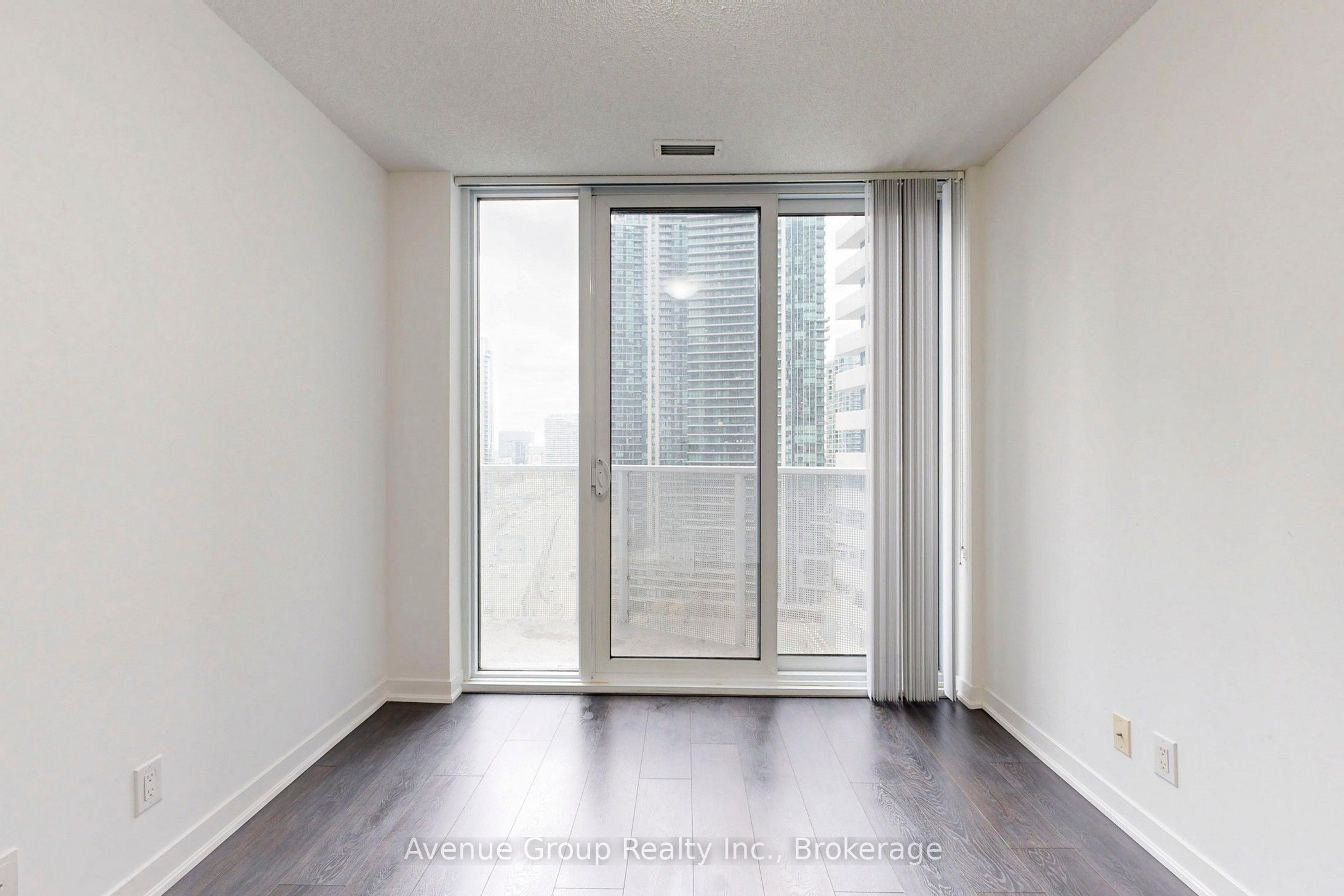 100 Harbour Street 1705 Property Photo 23