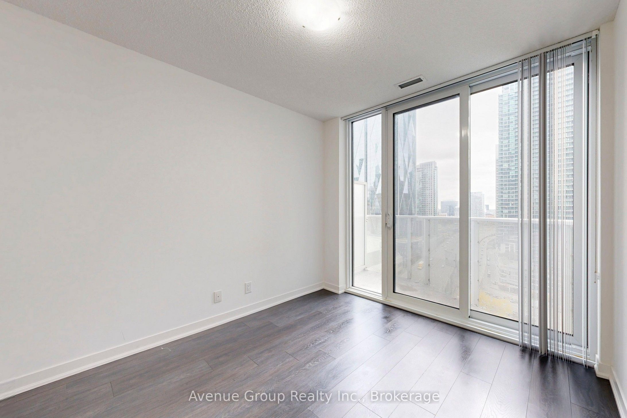 100 Harbour Street 1705 Property Photo 25