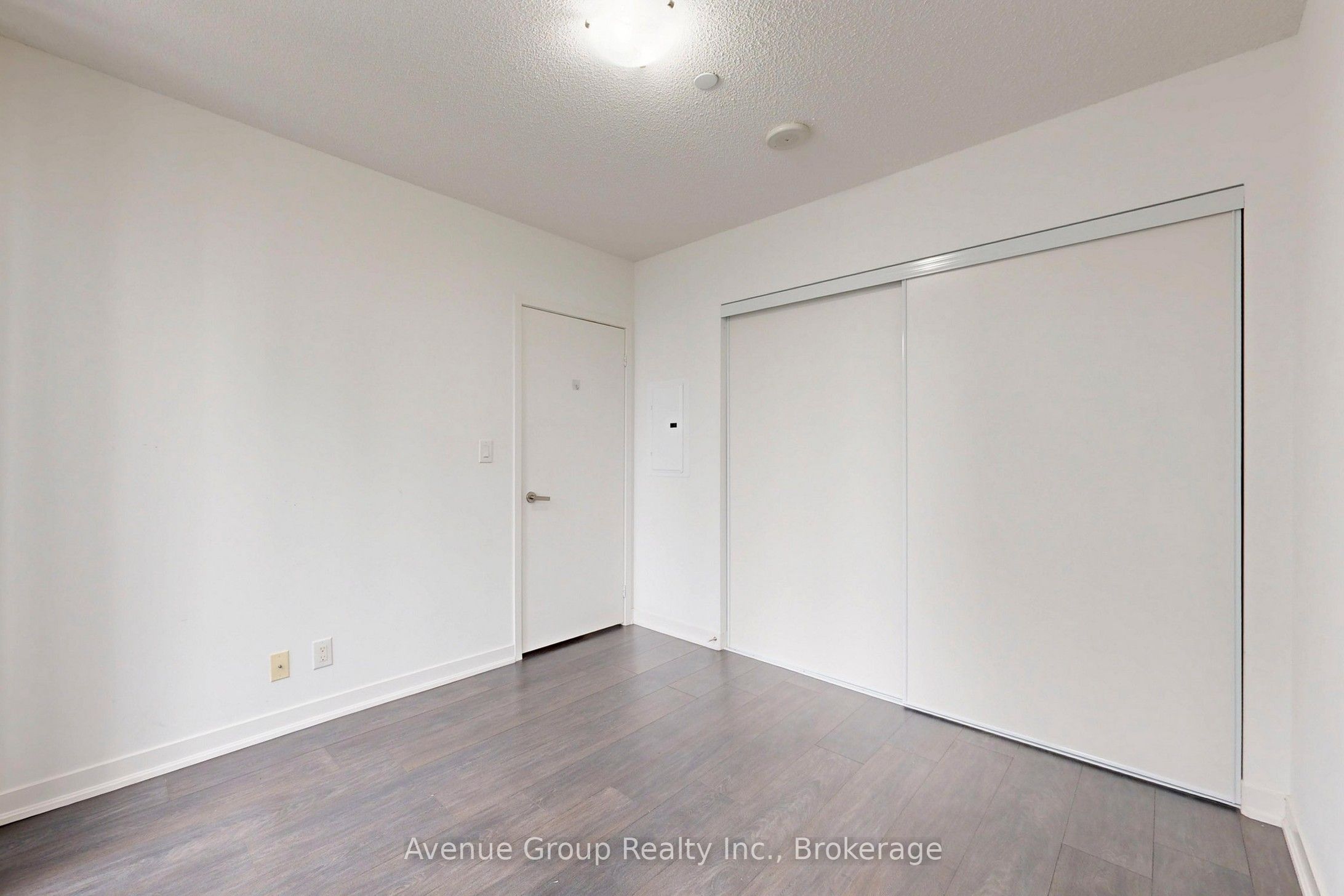 100 Harbour Street 1705 Property Photo 27