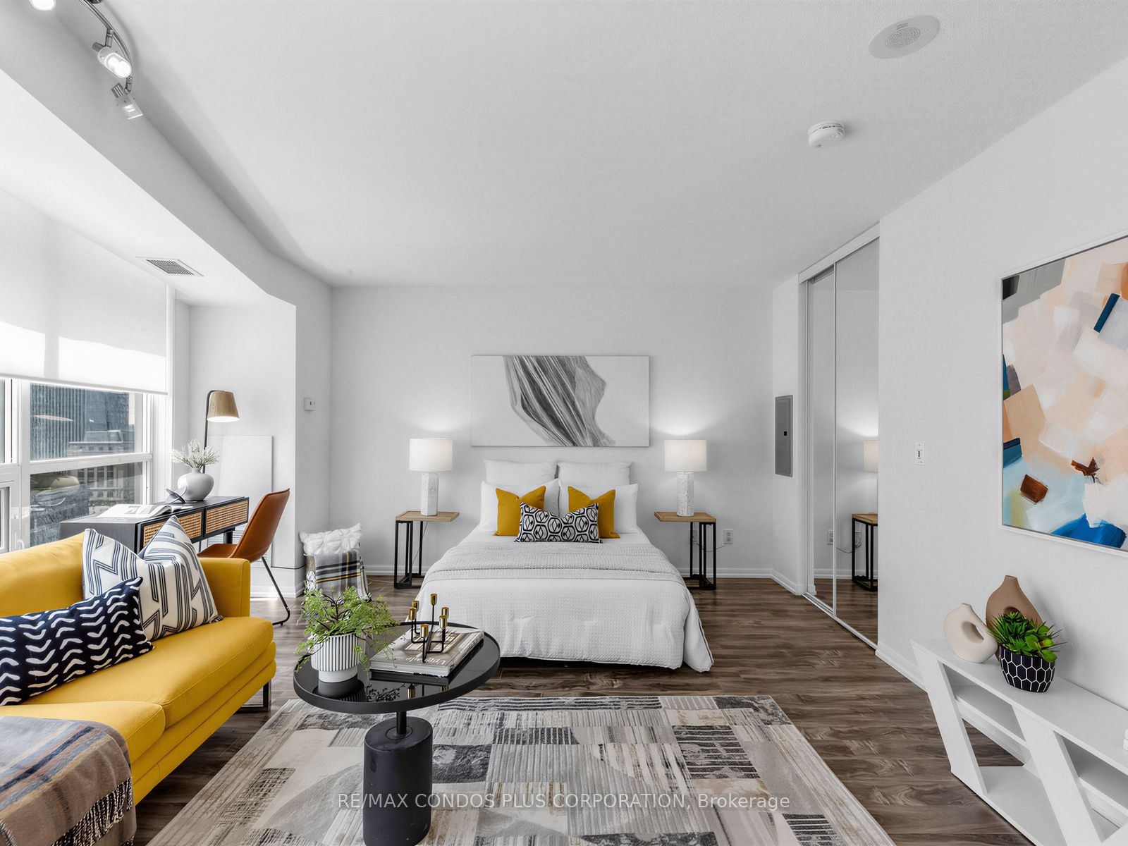 18 Yonge Street 1012 Property Photo 6