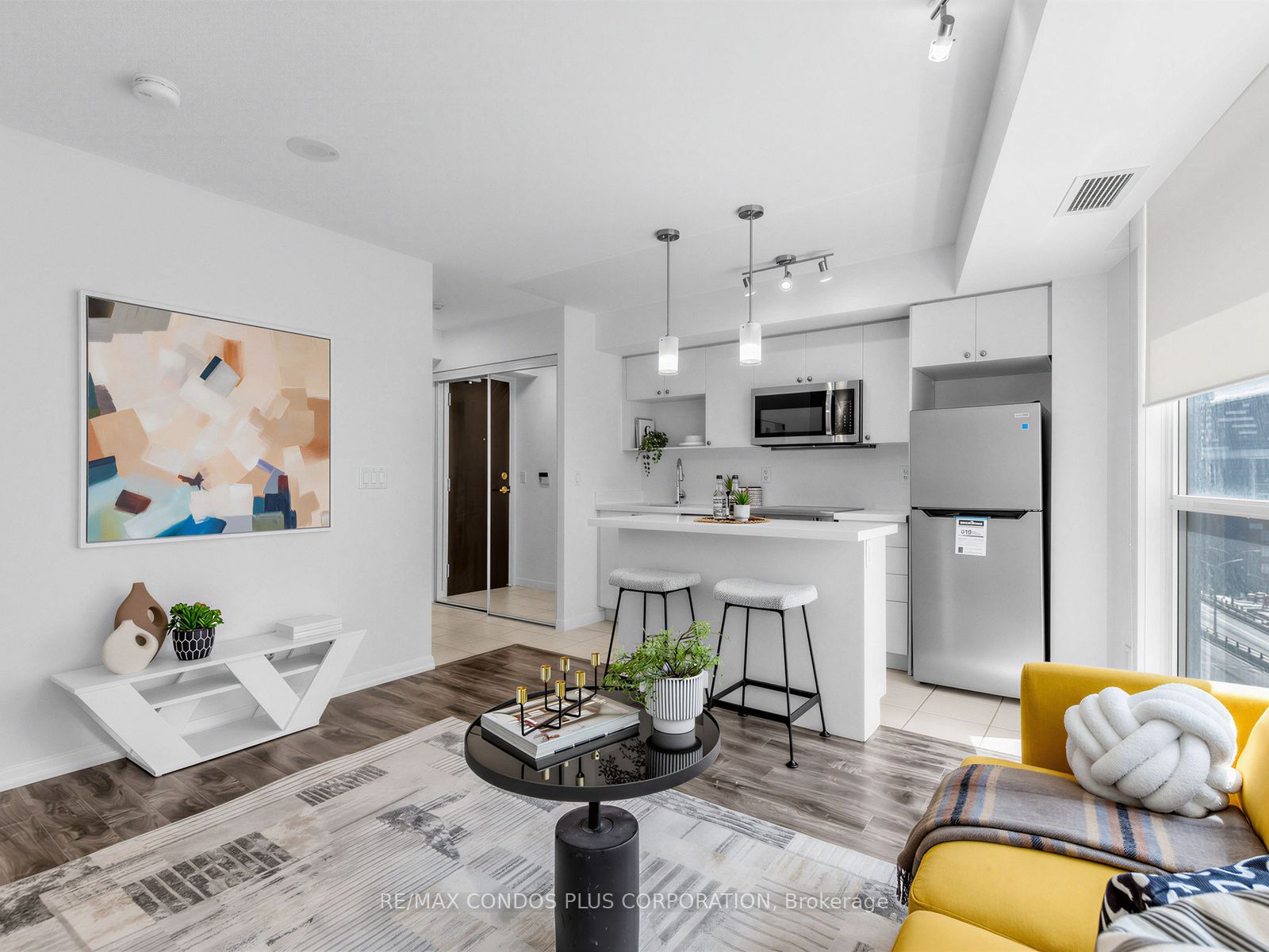 18 Yonge Street 1012 Property Photo 8