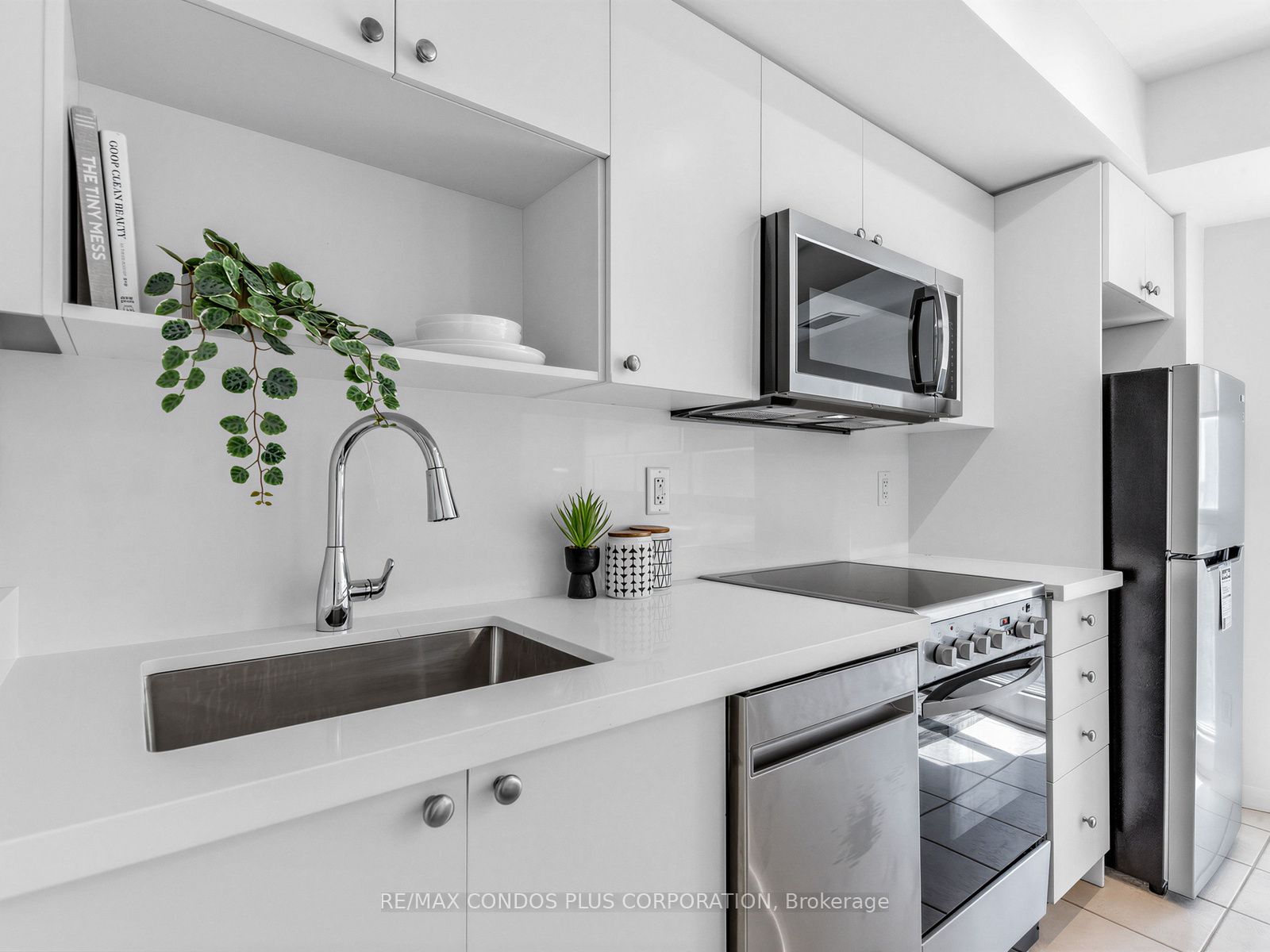 18 Yonge Street 1012 Property Photo 11