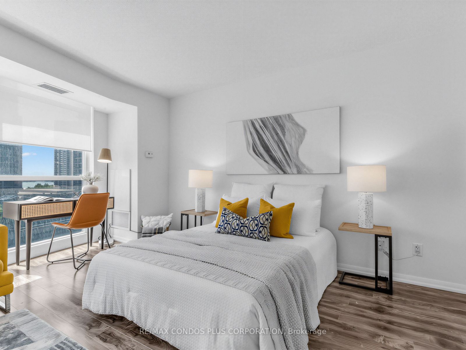 18 Yonge Street 1012 Property Photo 16