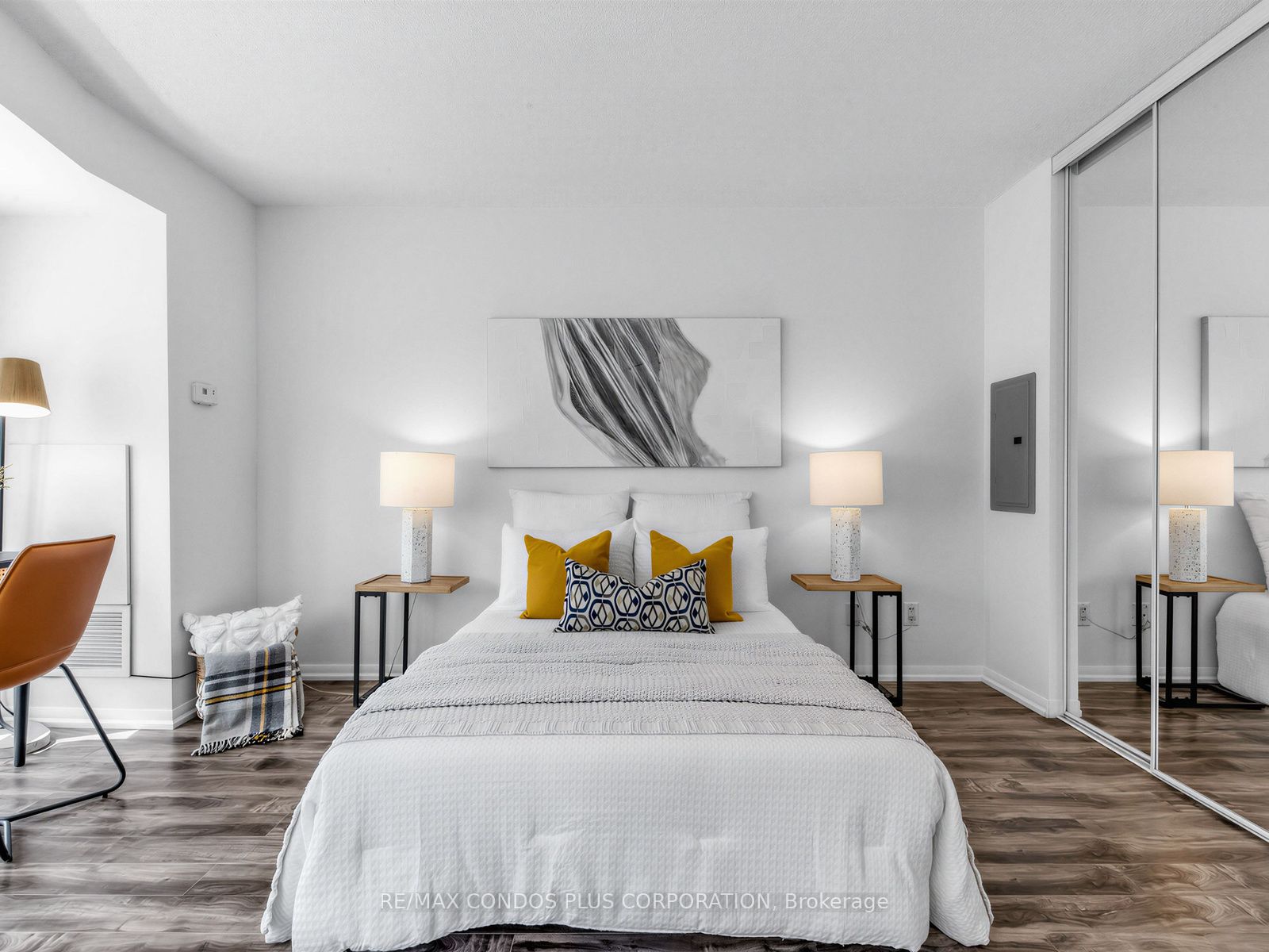 18 Yonge Street 1012 Property Photo 17
