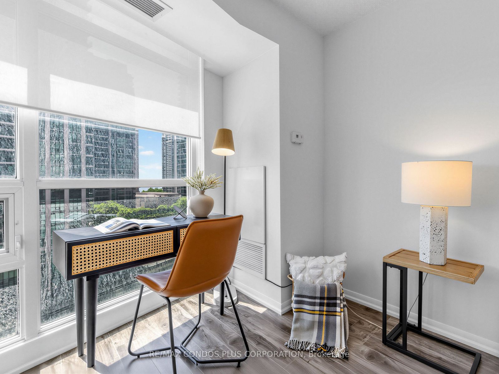 18 Yonge Street 1012 Property Photo 18