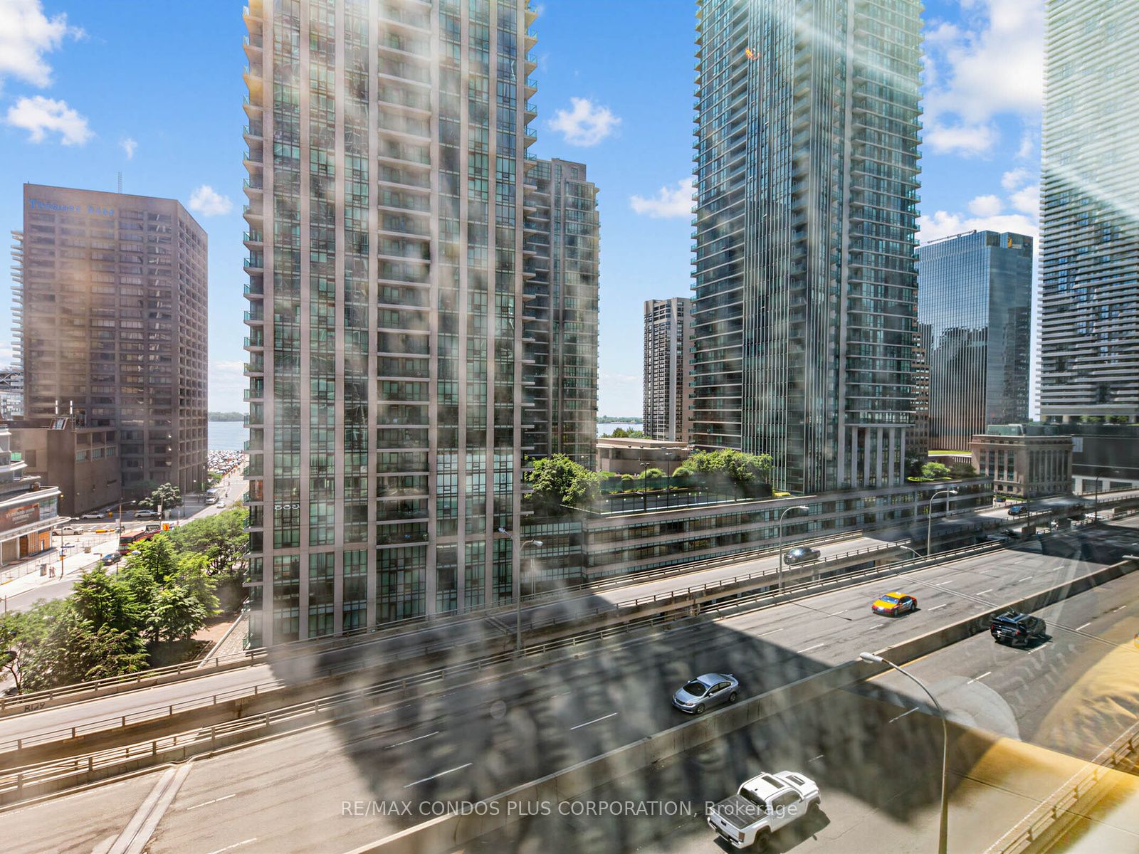 18 Yonge Street 1012 Property Photo 28