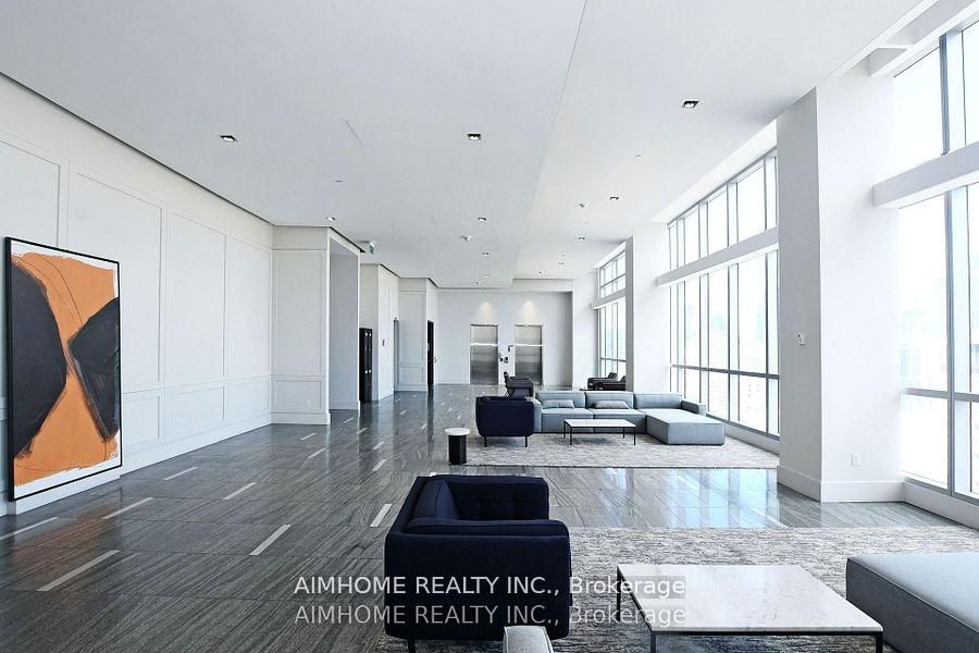 488 University Avenue 4412 Property Photo 10
