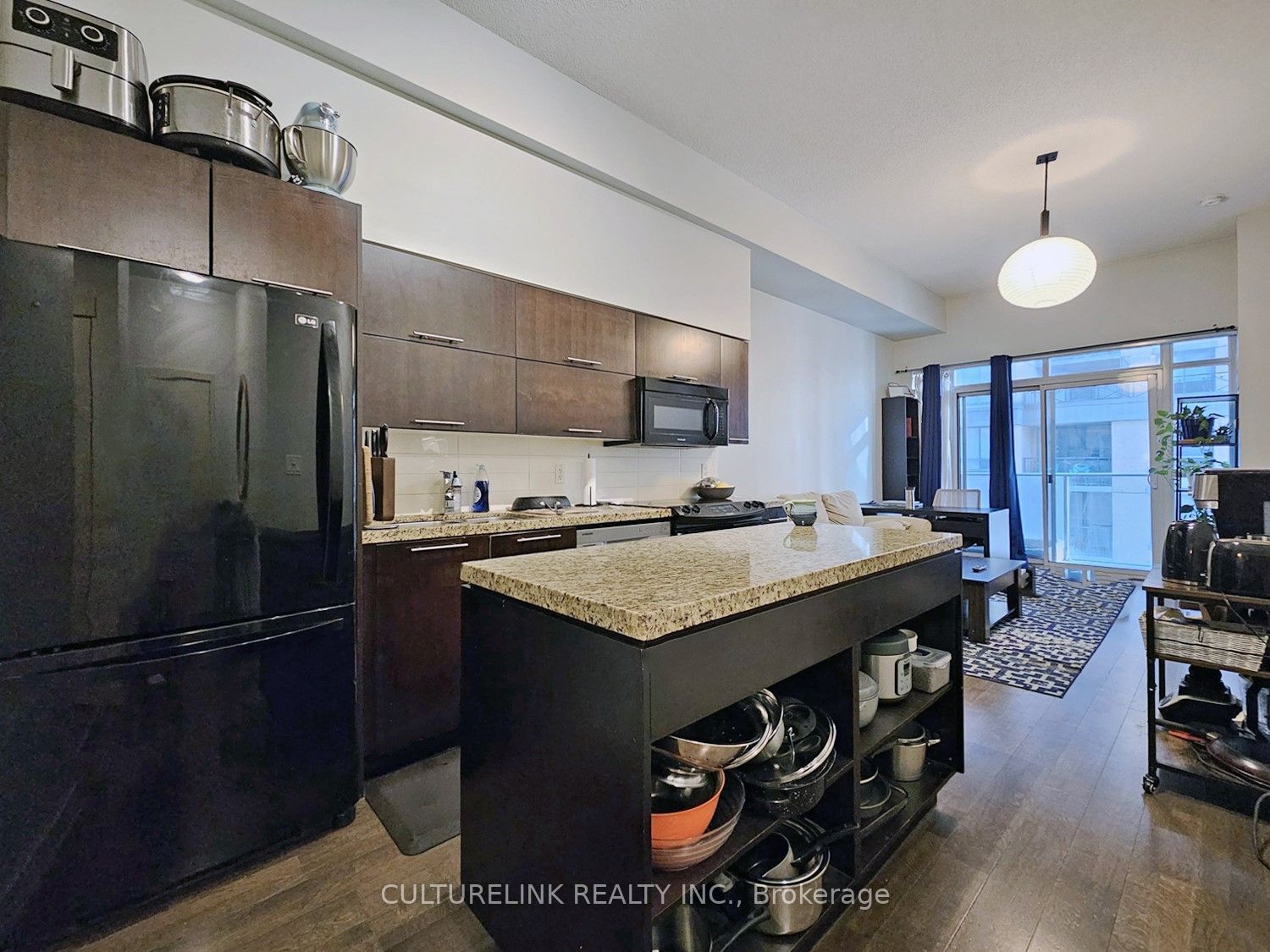 126 Simcoe Street 707 Property Photo 8