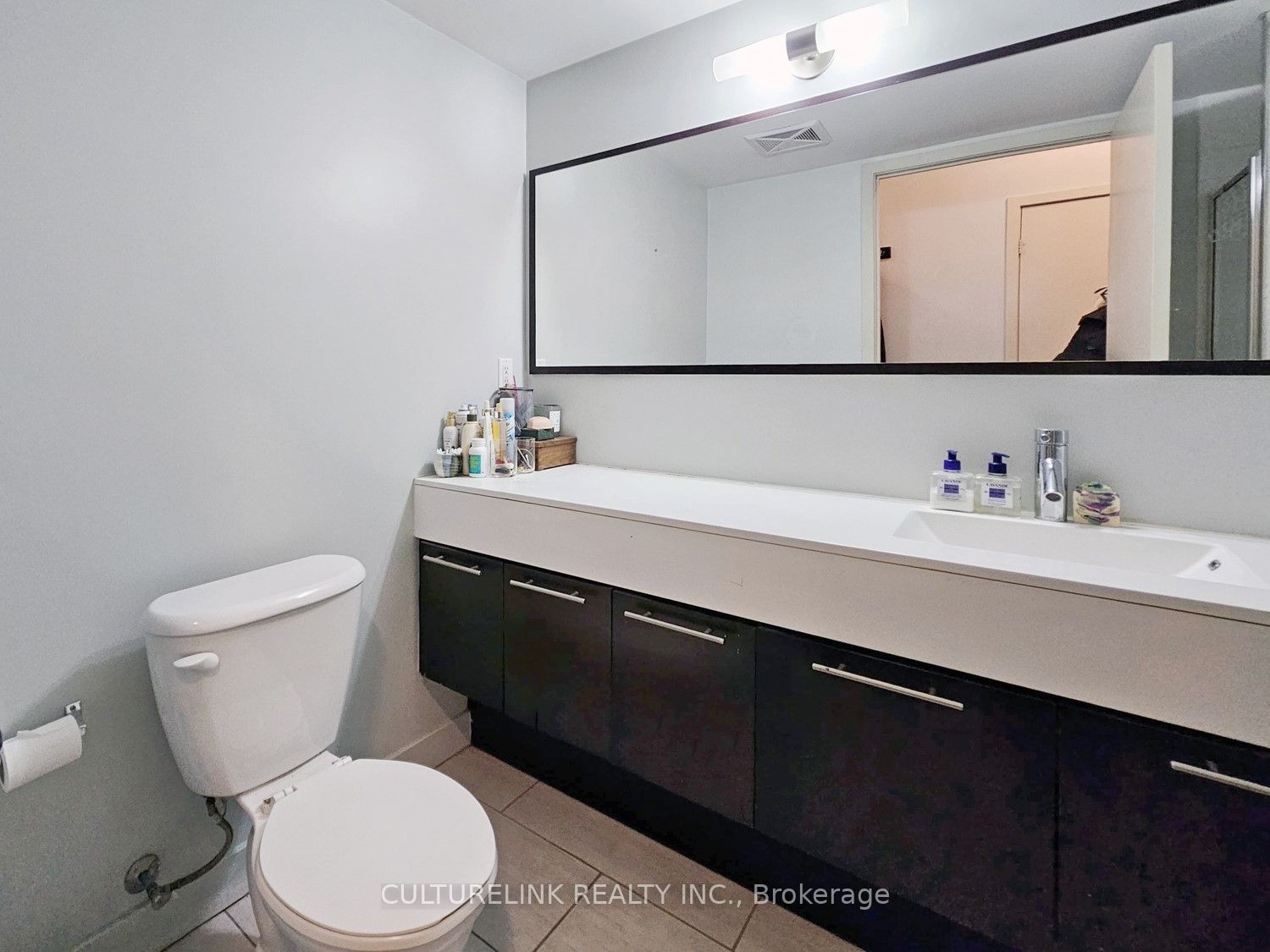 126 Simcoe Street 707 Property Photo 15