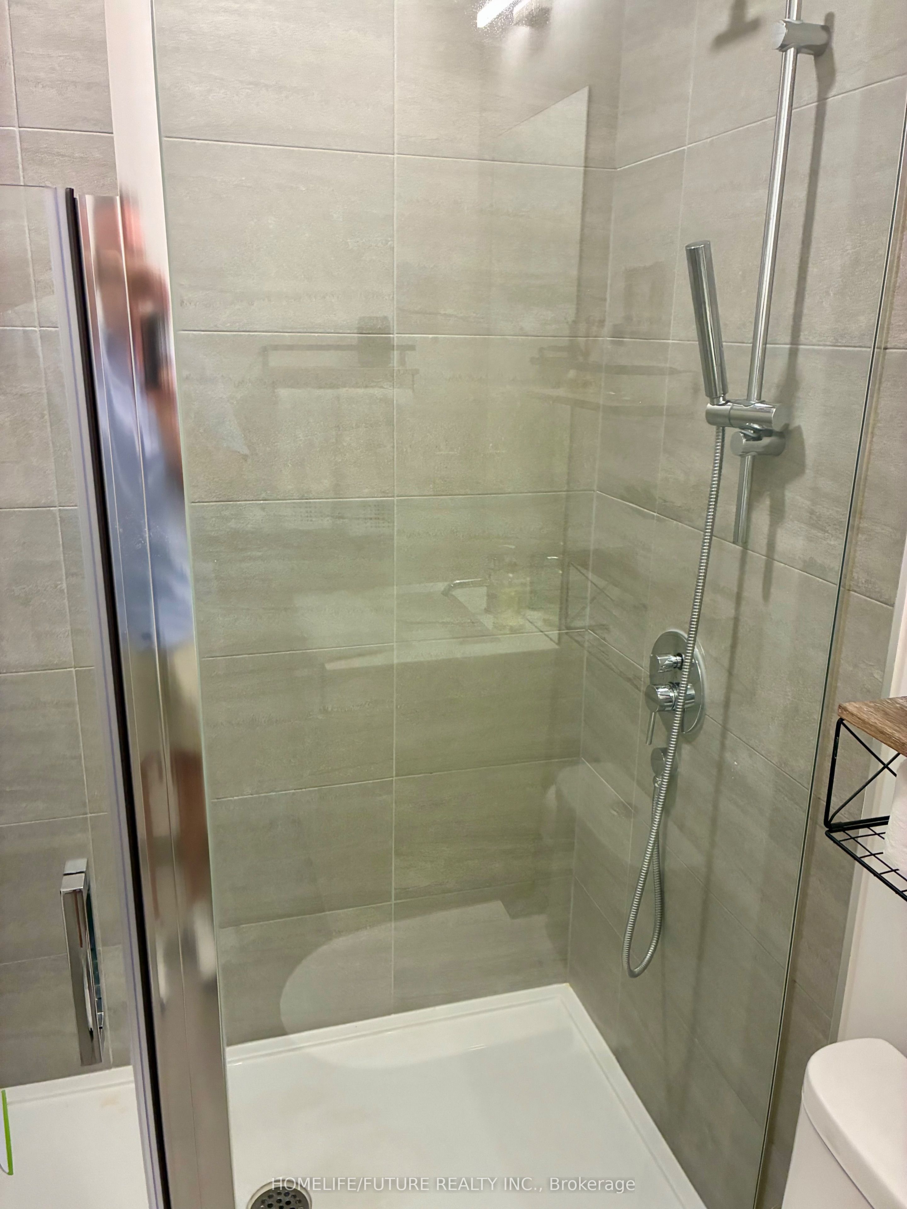 9 Tecumseth Street 610 Property Photo 11
