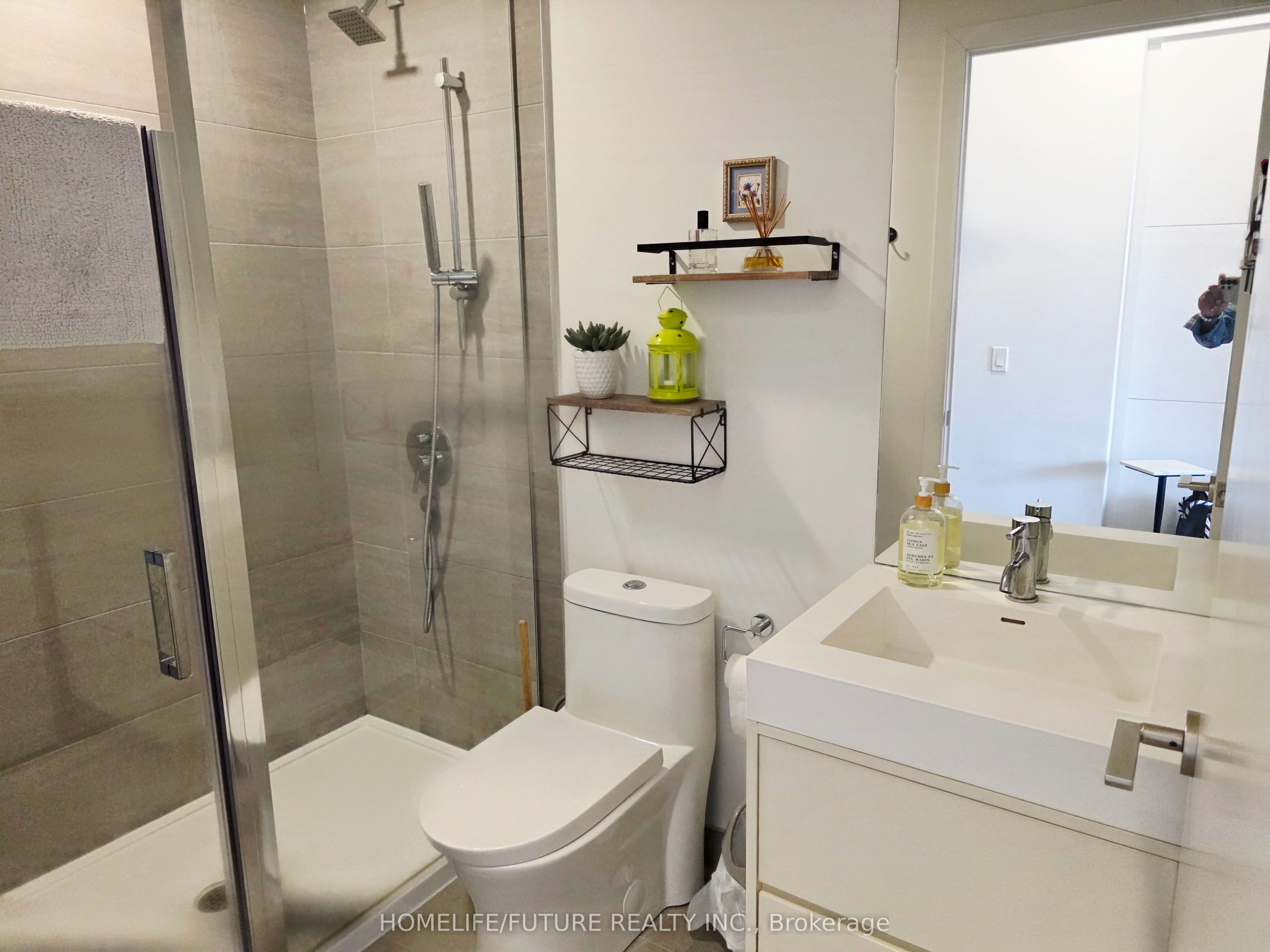 9 Tecumseth Street 610 Property Photo 12
