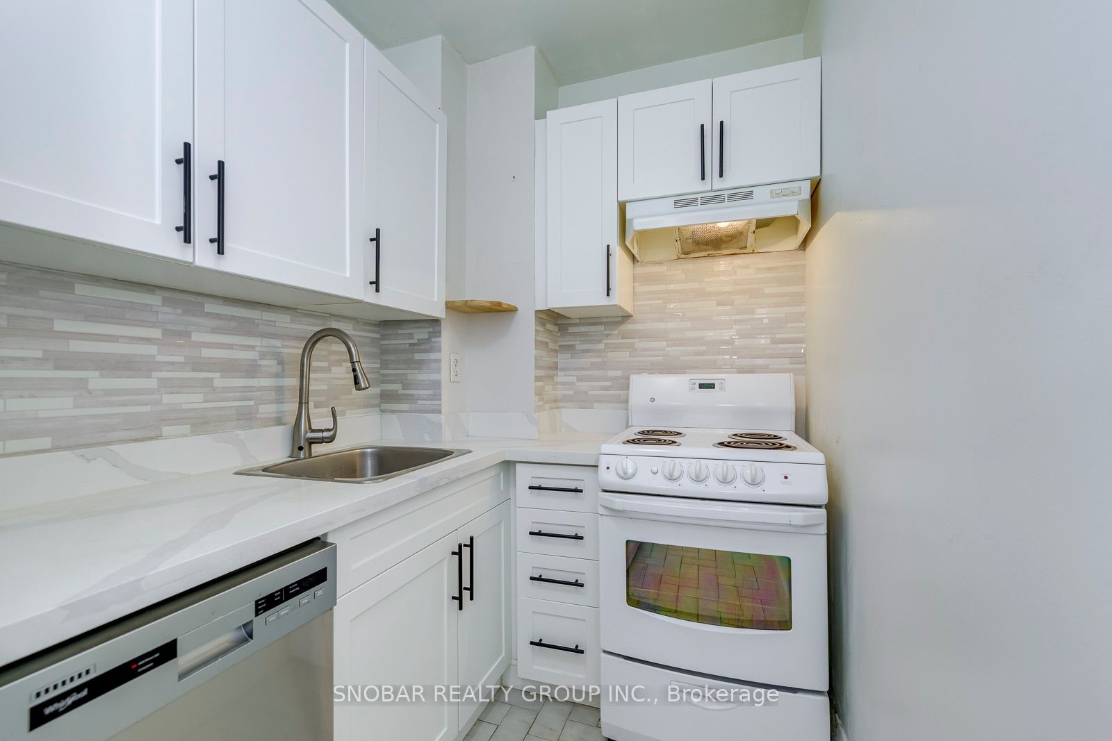 114 Vaughan Road 105 Property Photo 10