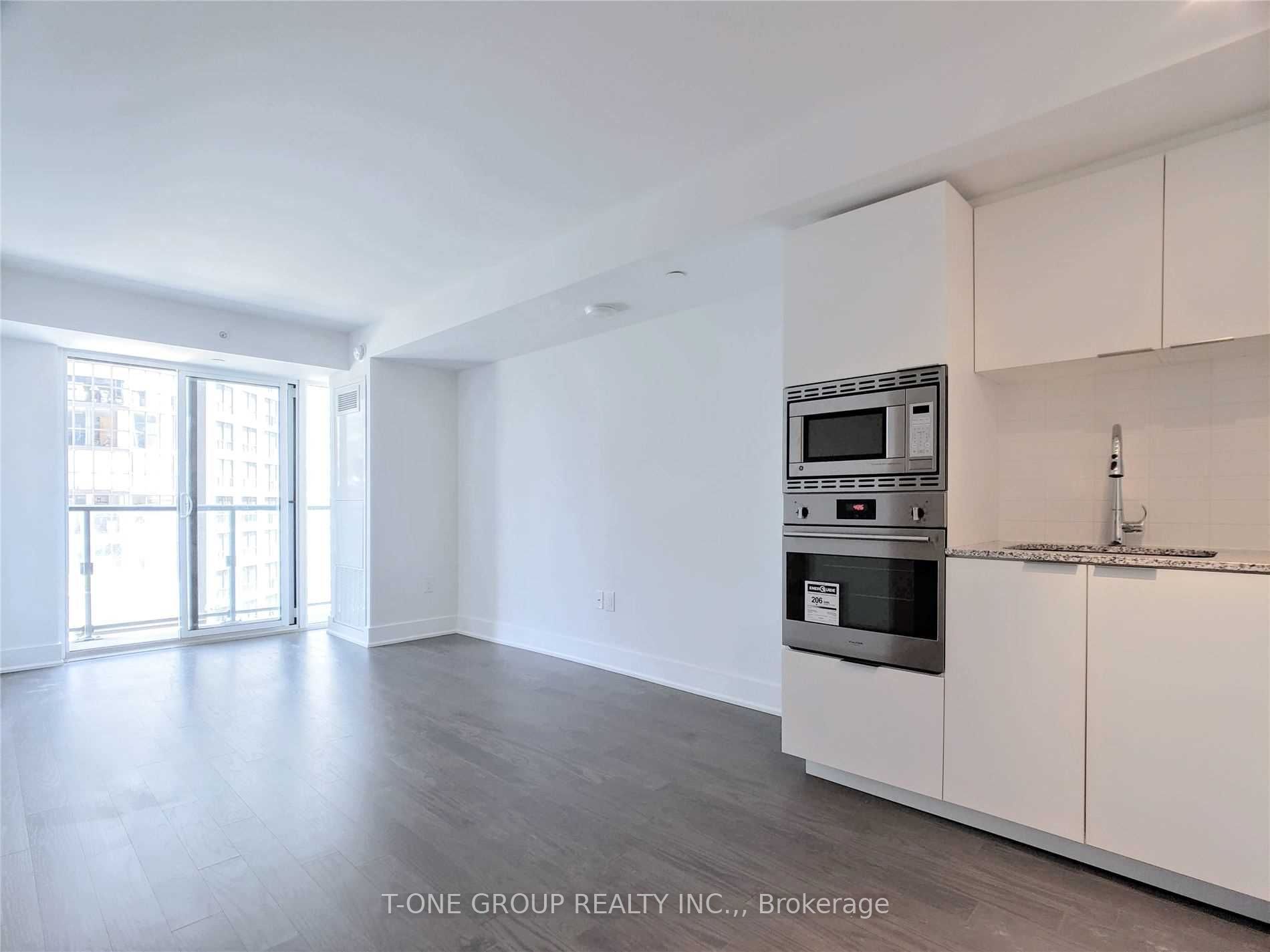 955 Bay Street 1018 Property Photo 7
