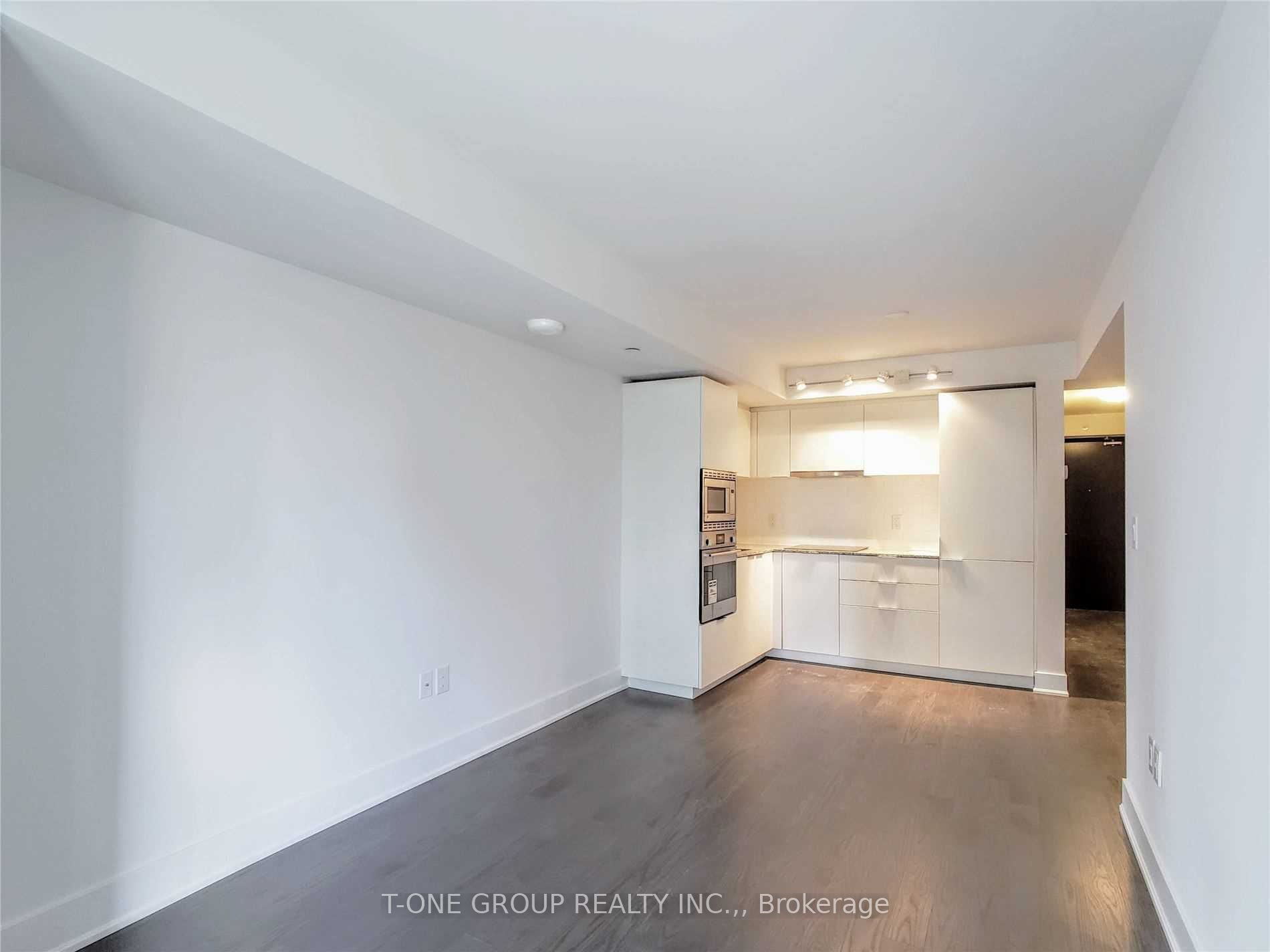 955 Bay Street 1018 Property Photo 9