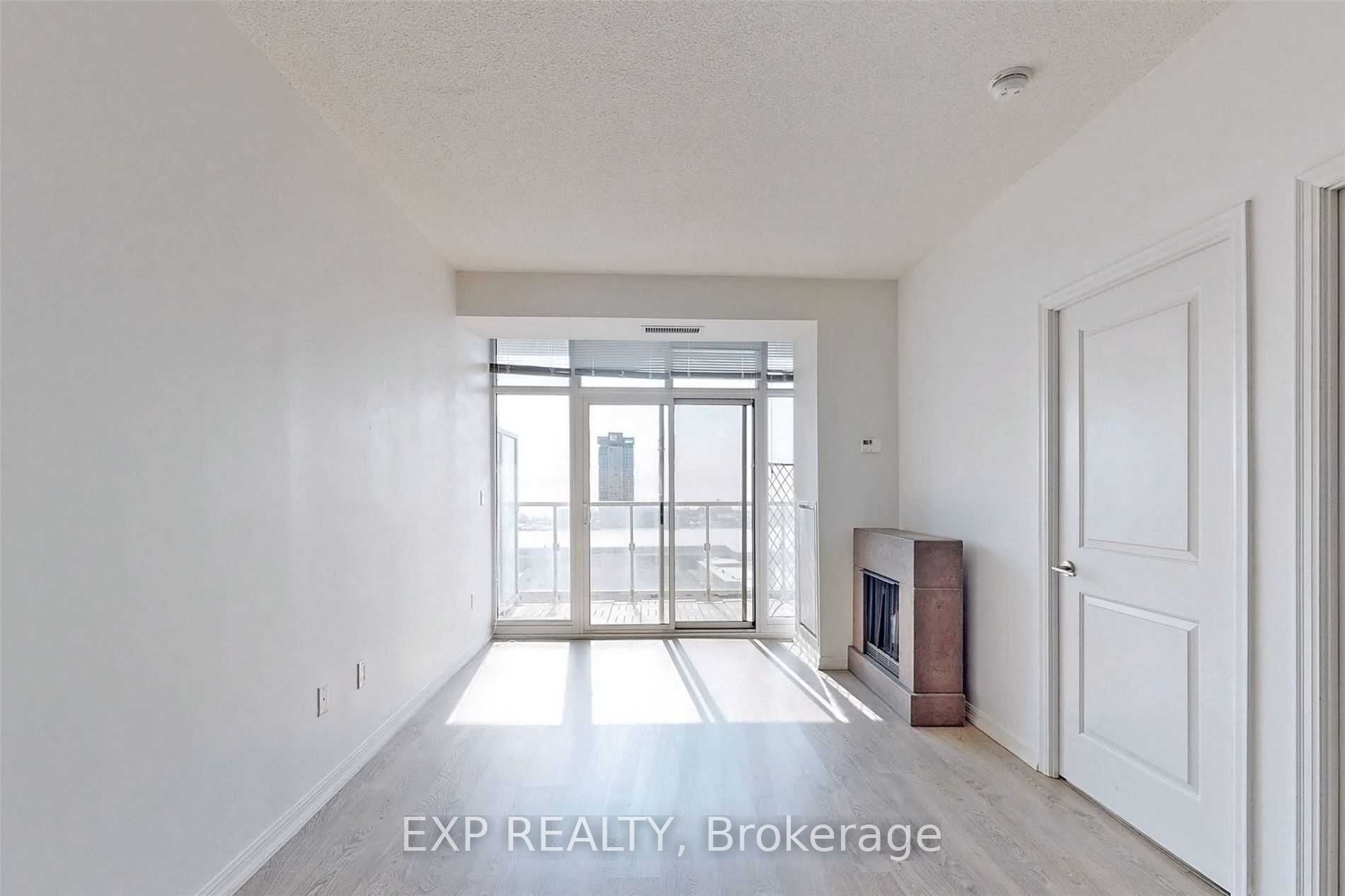 65 East Liberty Street 1604 Property Photo 2