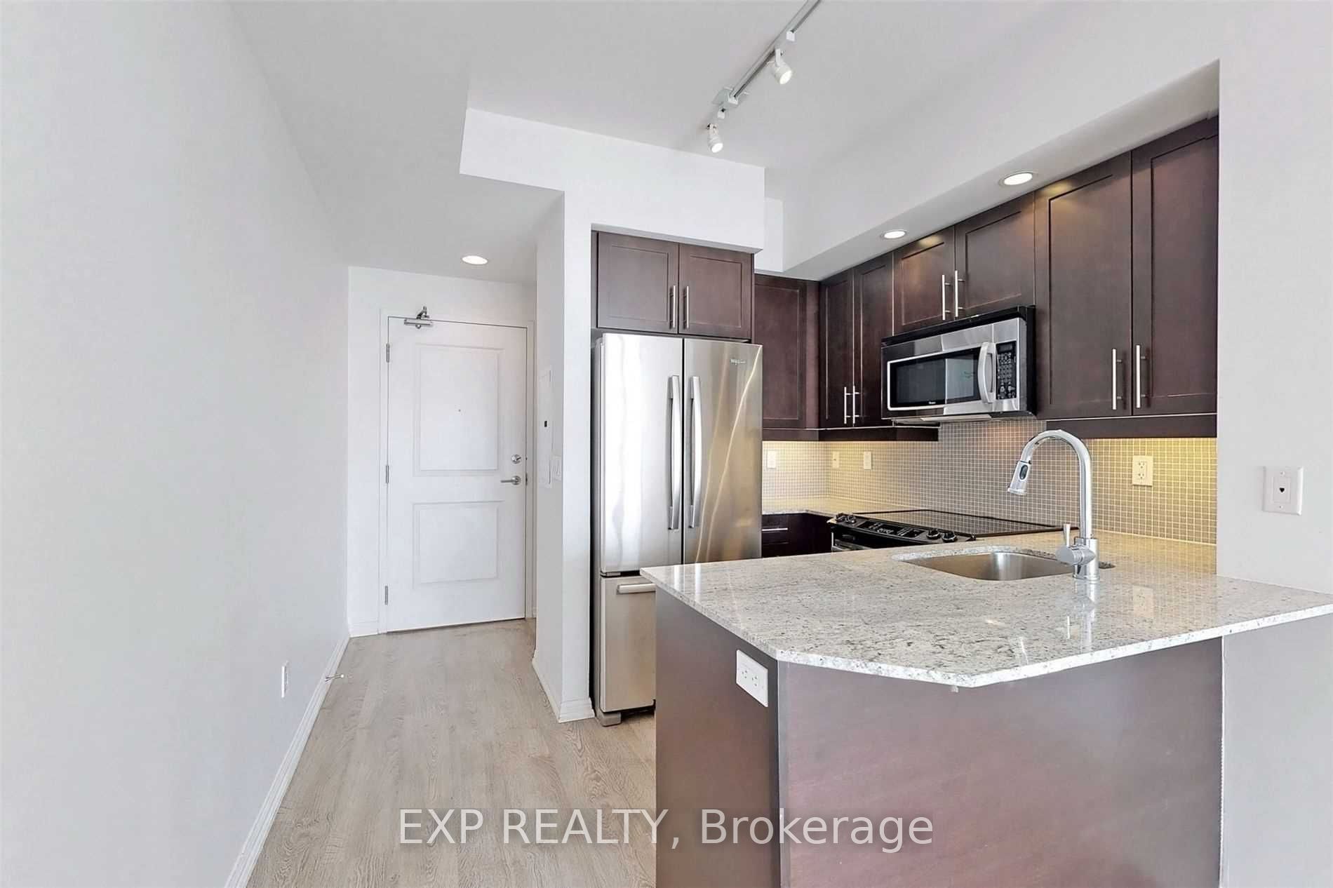 65 East Liberty Street 1604 Property Photo 6