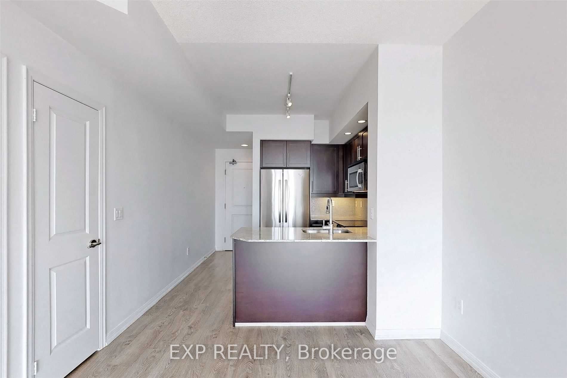 65 East Liberty Street 1604 Property Photo 7