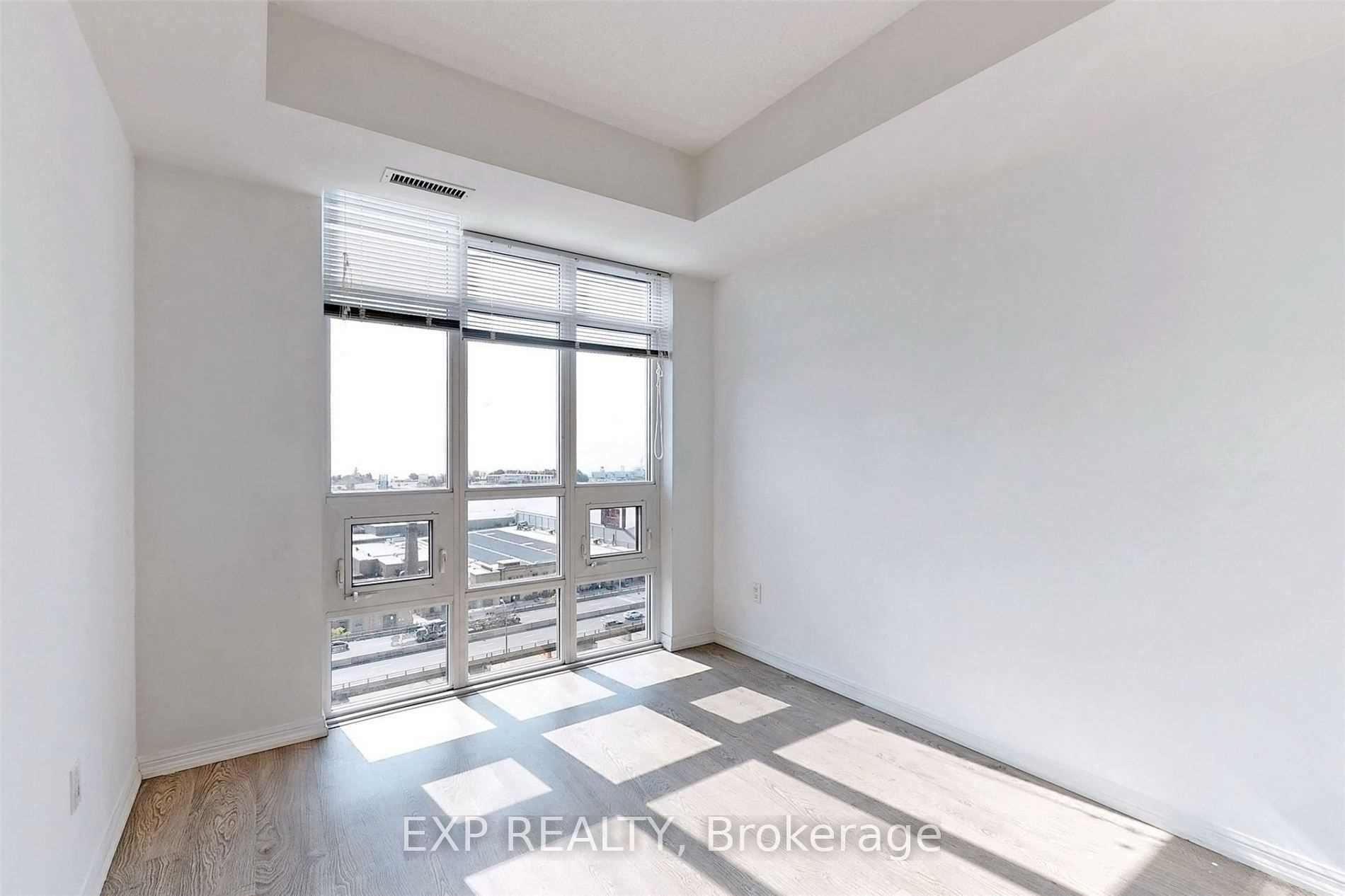 65 East Liberty Street 1604 Property Photo 8