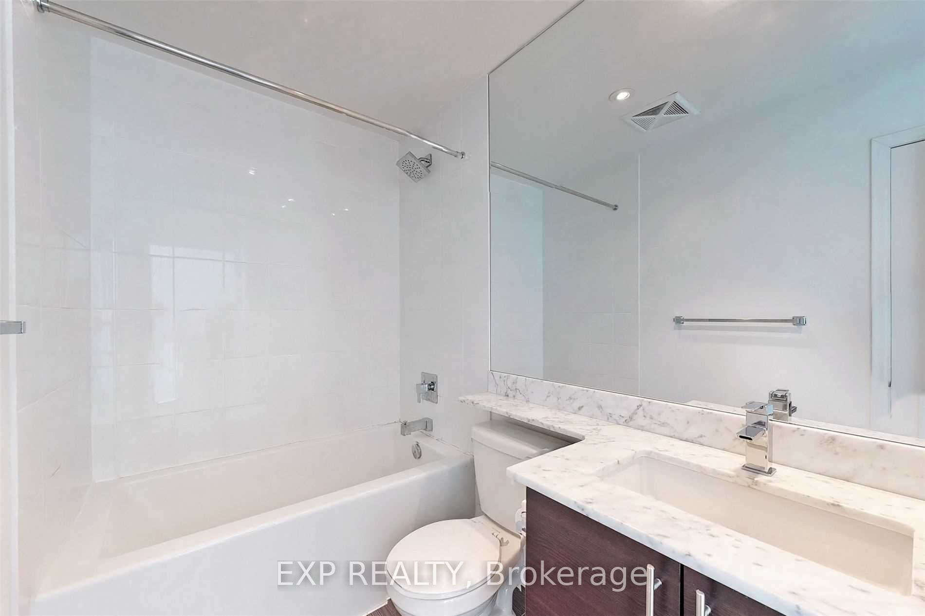 65 East Liberty Street 1604 Property Photo 11
