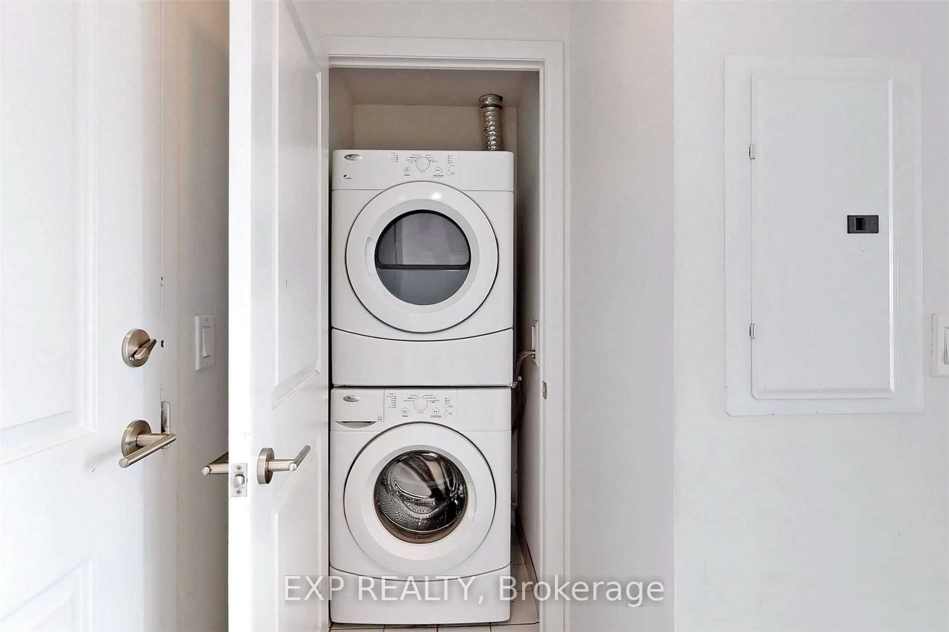 65 East Liberty Street 1604 Property Photo 12