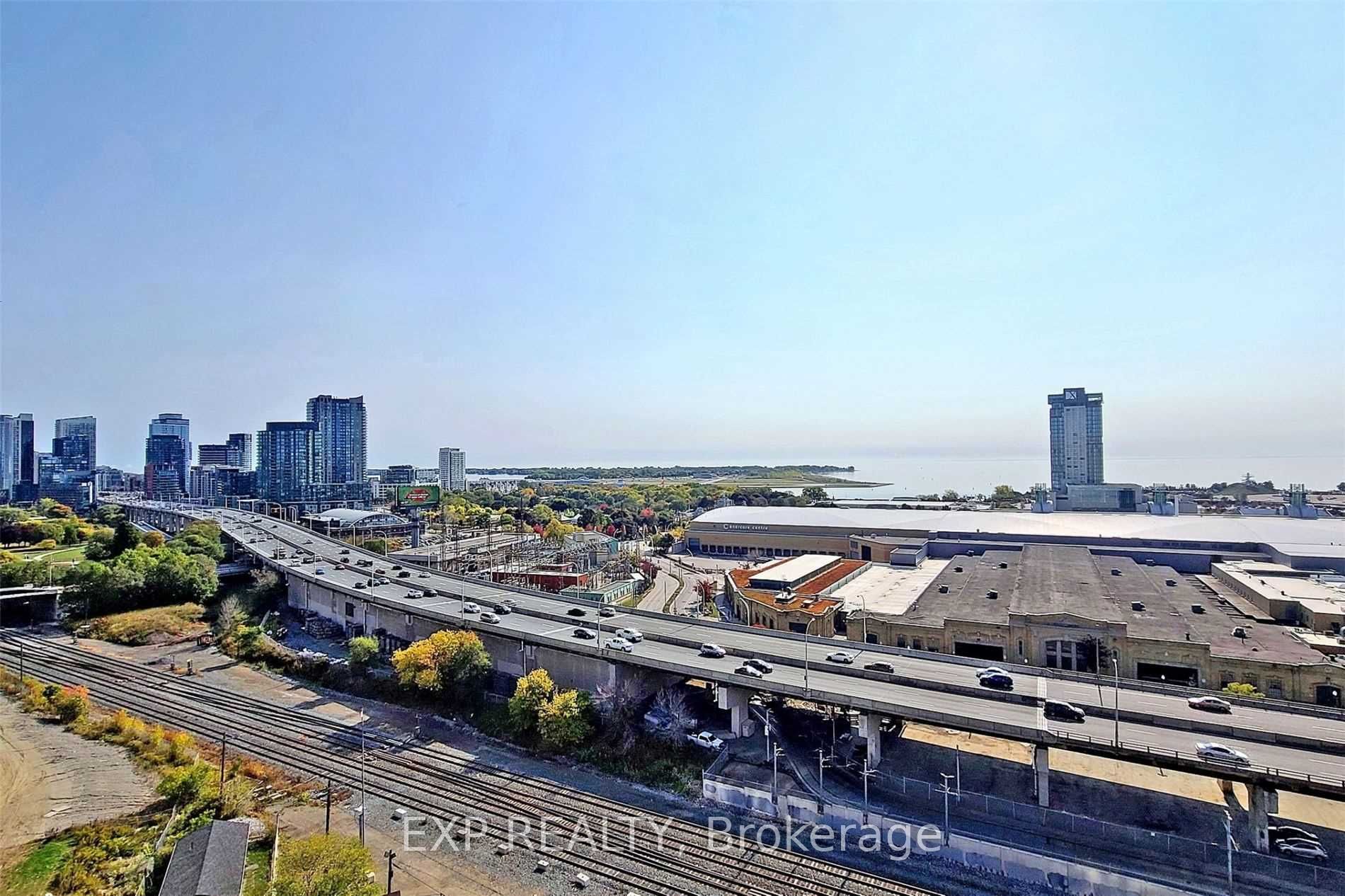 65 East Liberty Street 1604 Property Photo 14