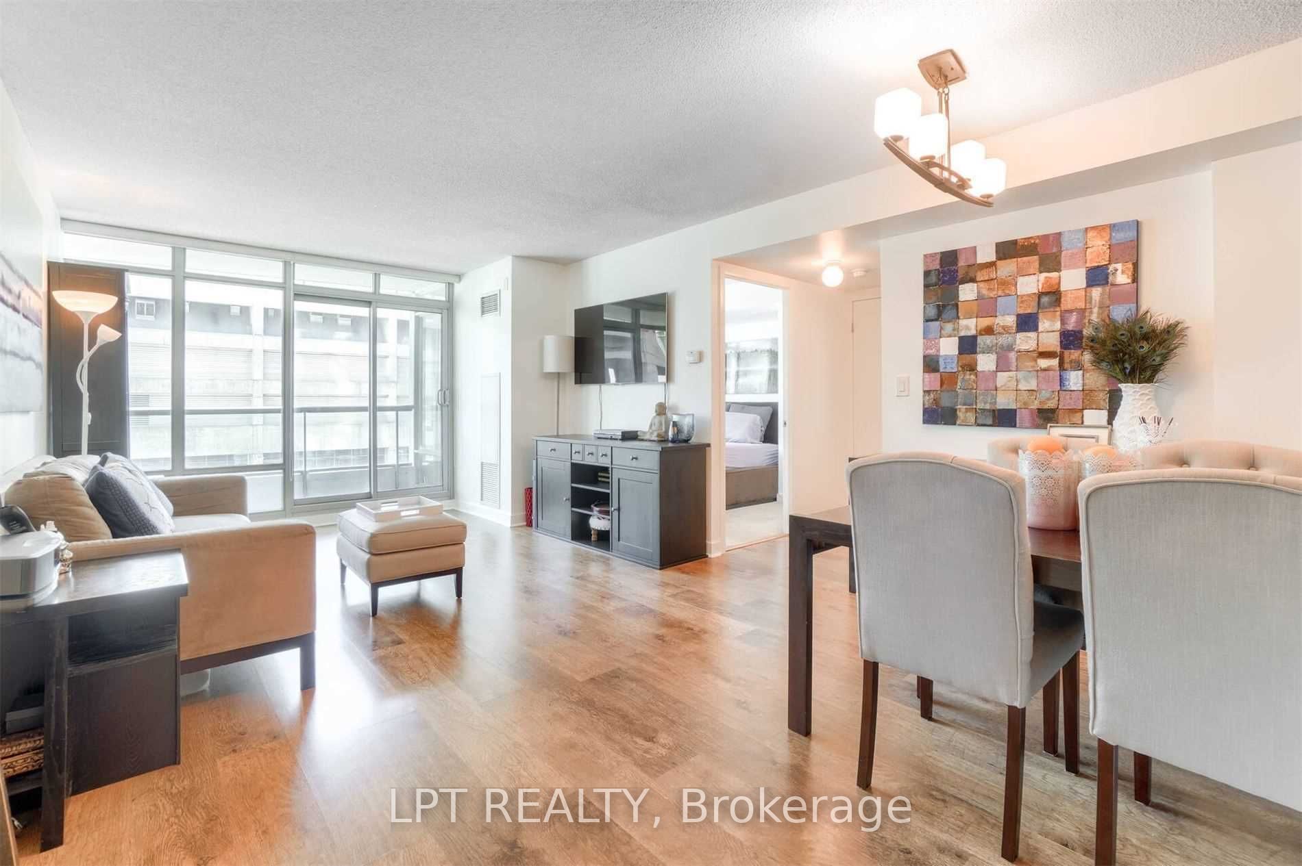 81 Navy Wharf Court 1002 Property Photo 3