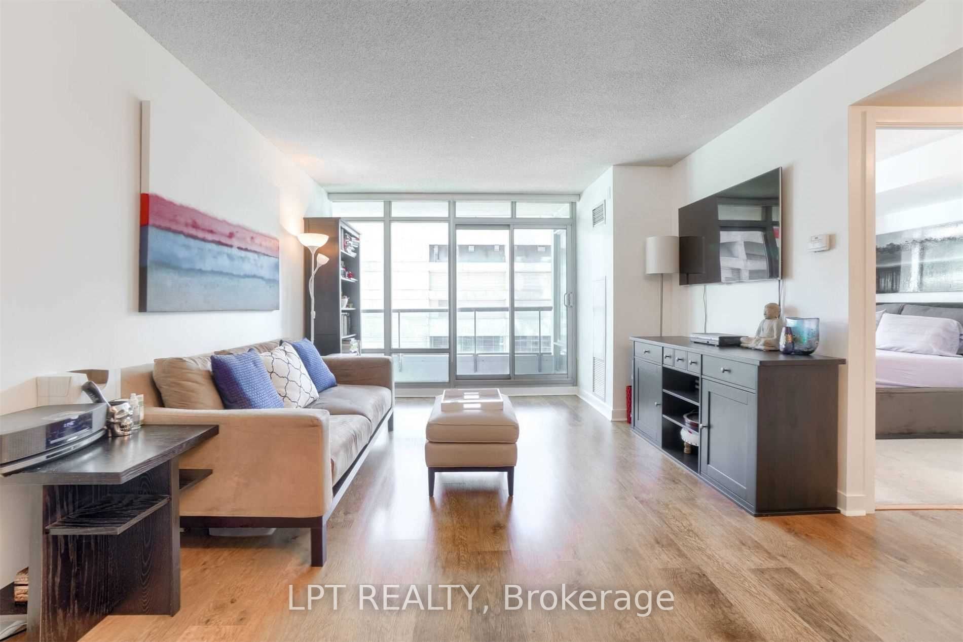 81 Navy Wharf Court 1002 Property Photo 7