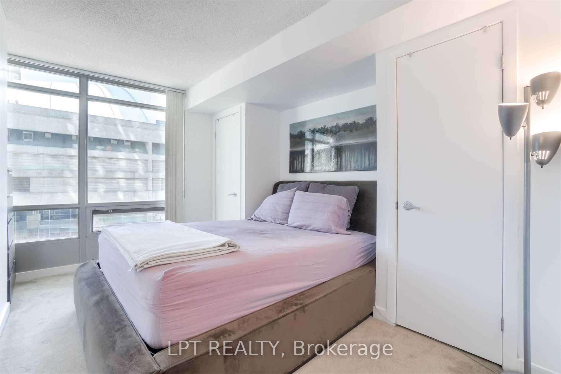 81 Navy Wharf Court 1002 Property Photo 13