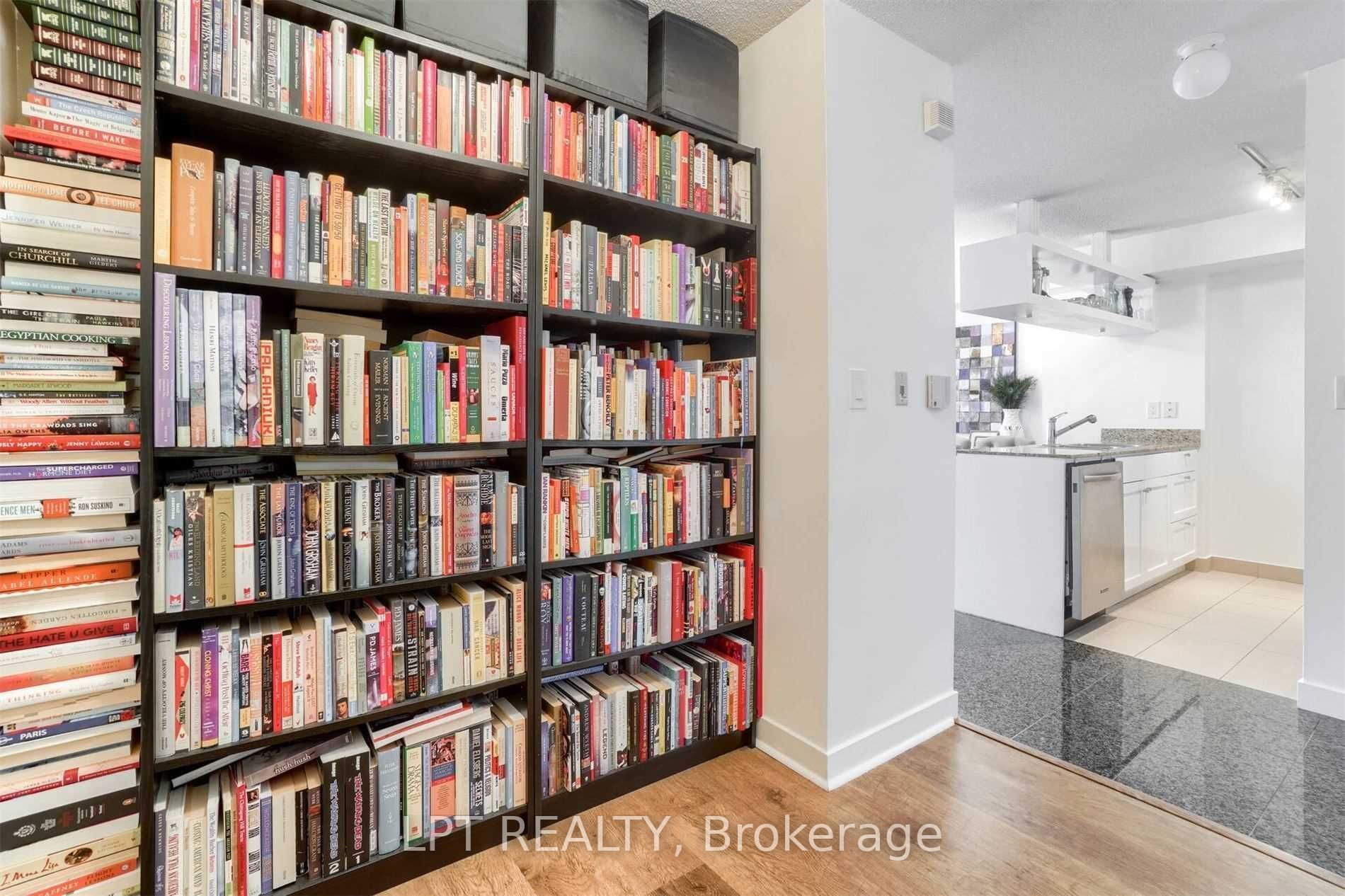 81 Navy Wharf Court 1002 Property Photo 14