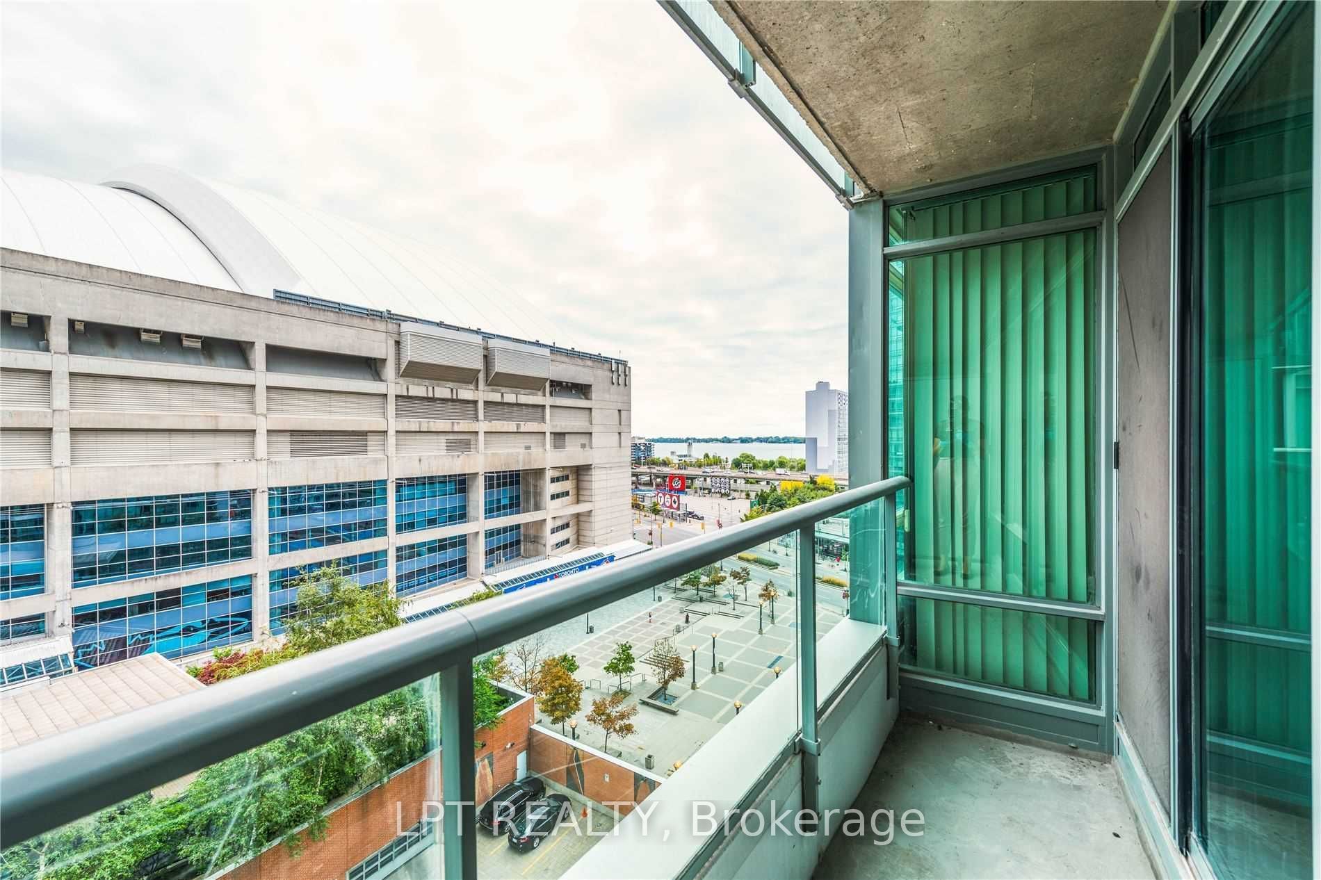 81 Navy Wharf Court 1002 Property Photo 16