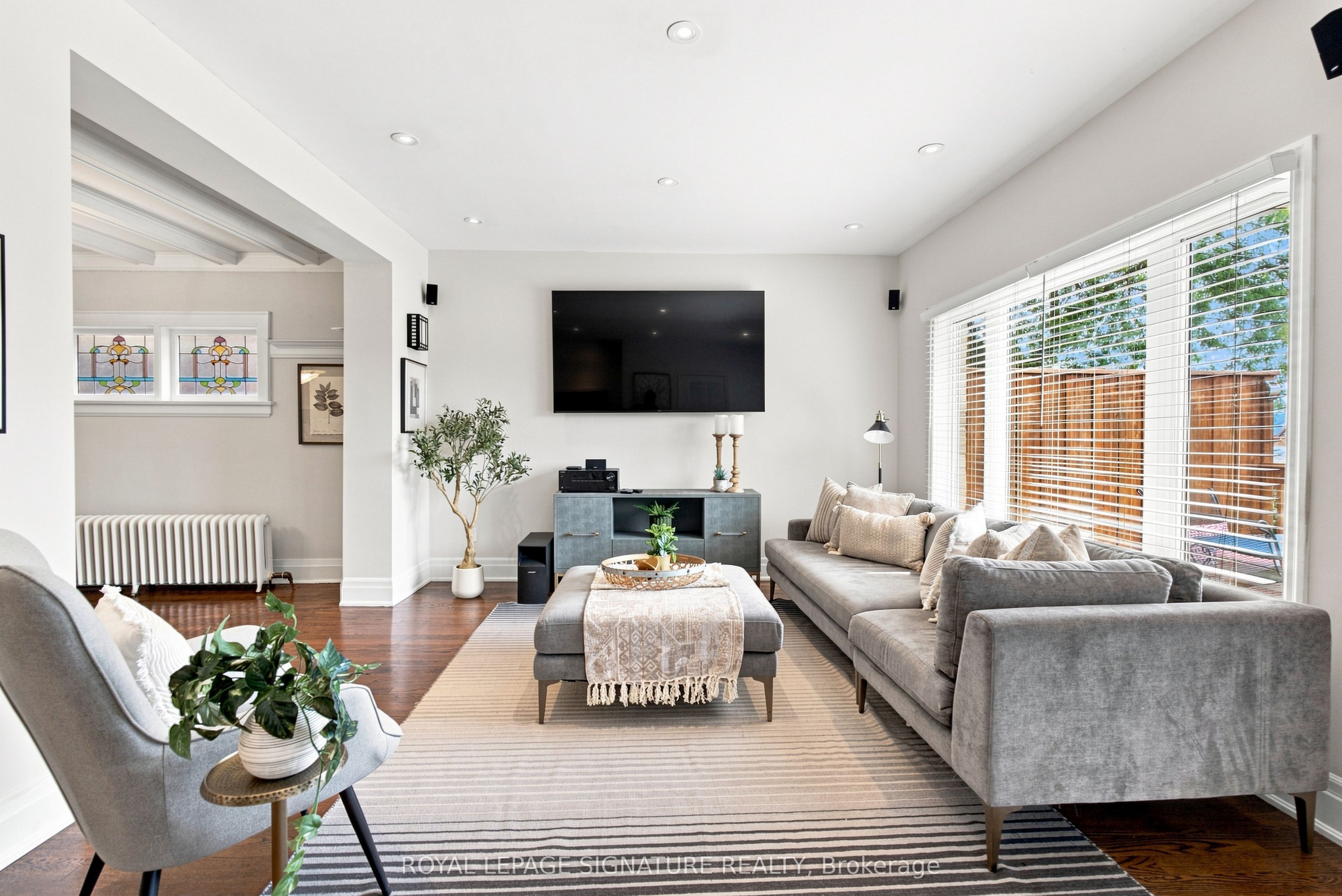 35 Regal Road Property Photo 12