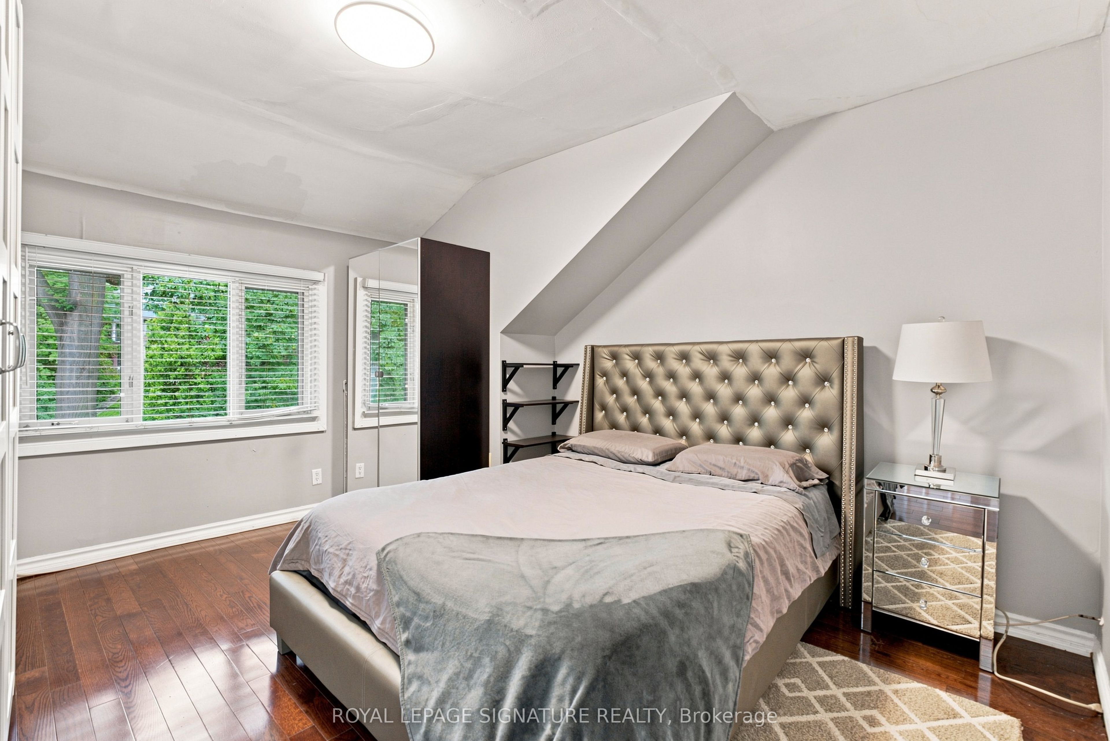 35 Regal Road Property Photo 17