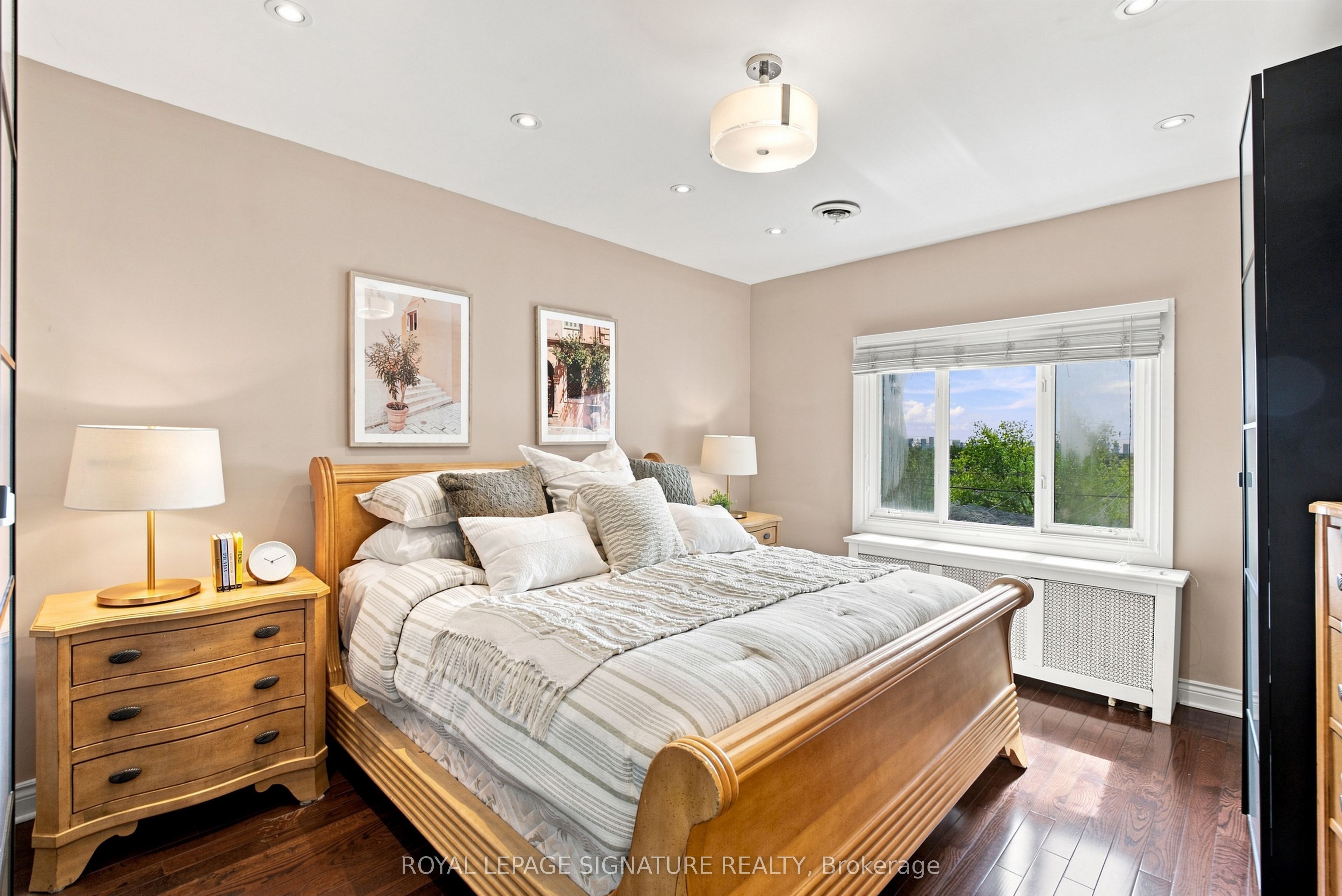 35 Regal Road Property Photo 18