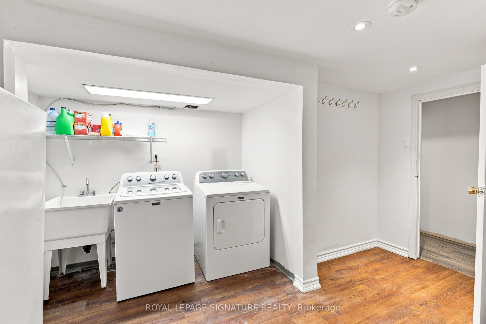 35 Regal Road Property Photo 24