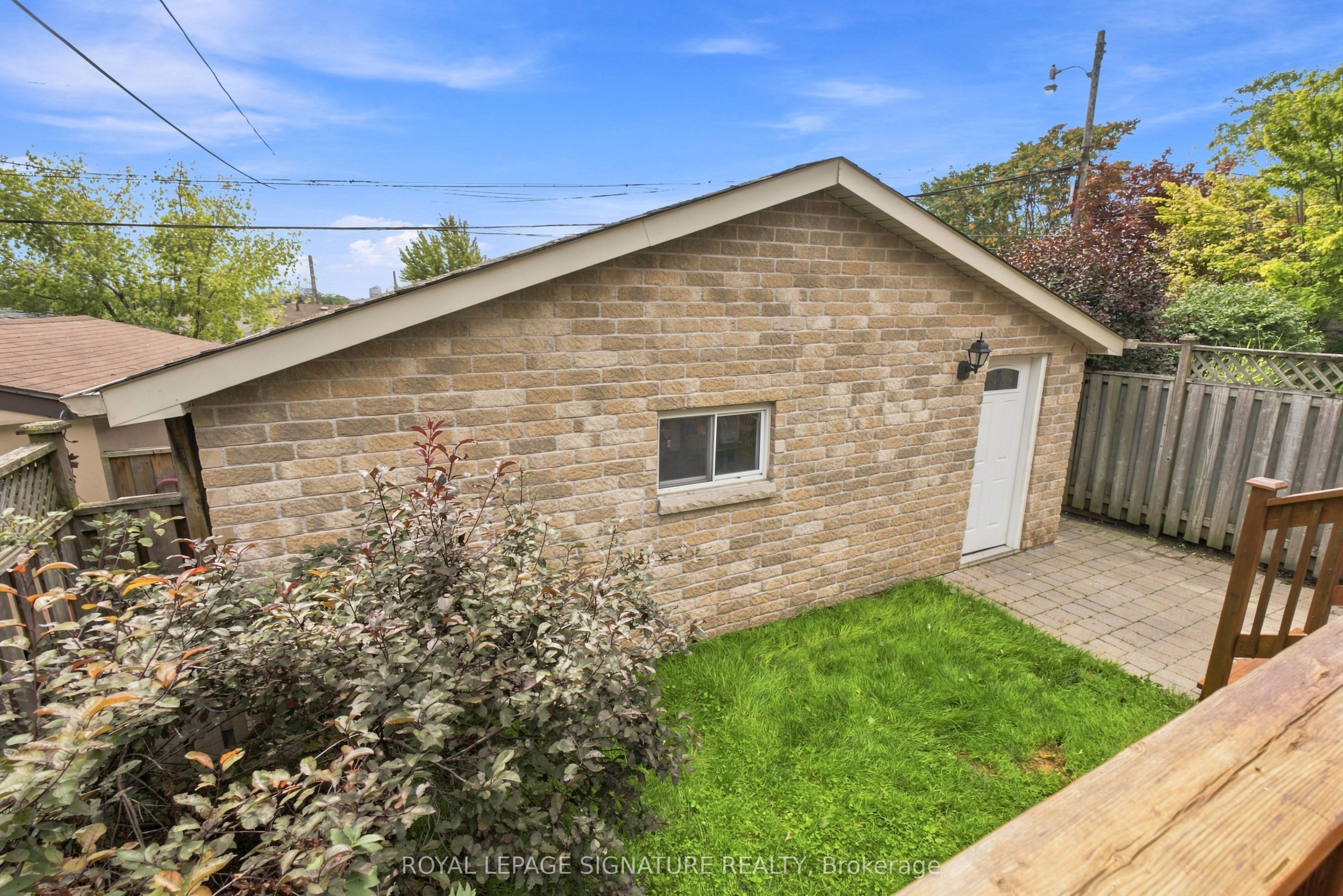 35 Regal Road Property Photo 30