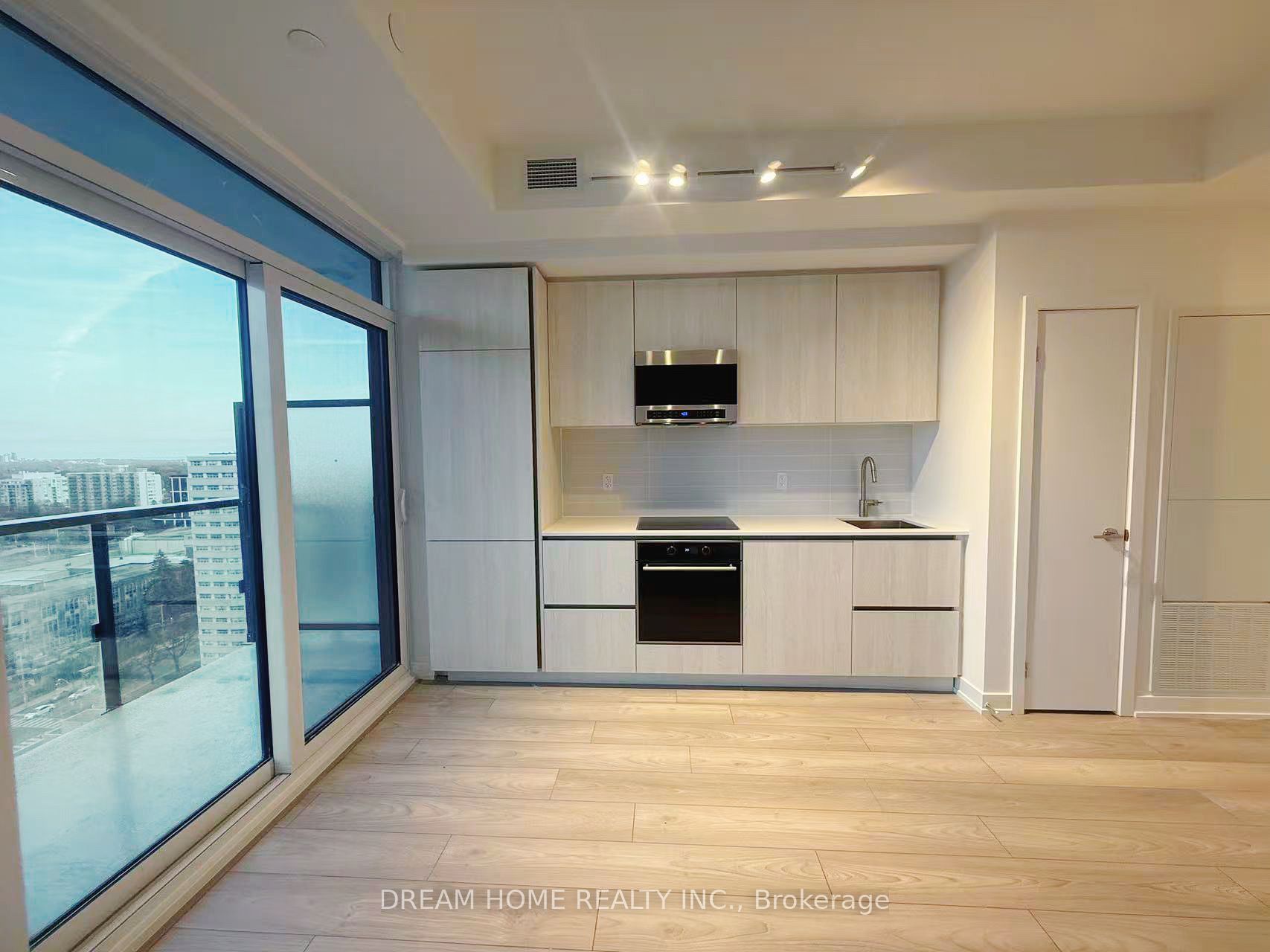 120 Broadway Avenue 1604 Property Photo 4