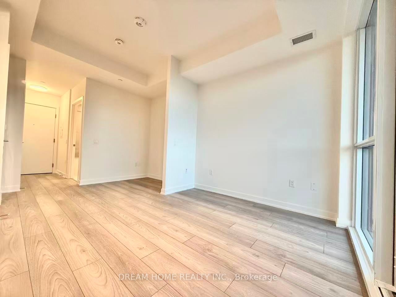 120 Broadway Avenue 1604 Property Photo 9