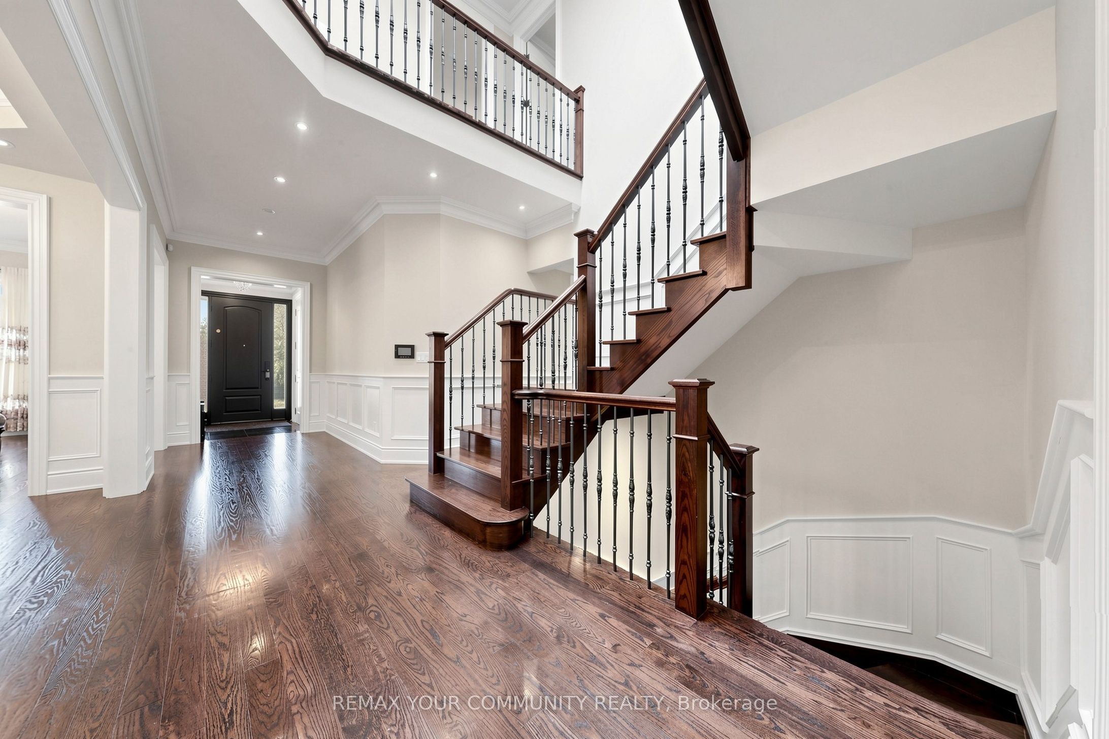 39 Moore Park Avenue Property Photo 4