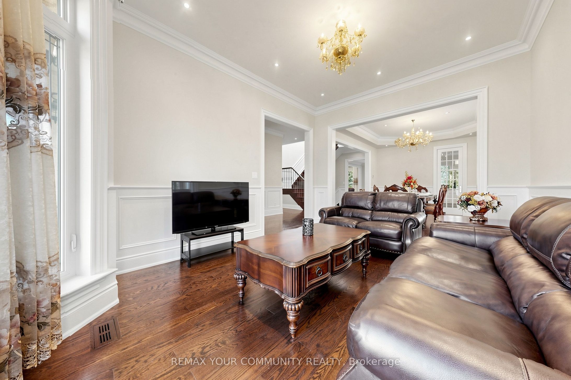 39 Moore Park Avenue Property Photo 7
