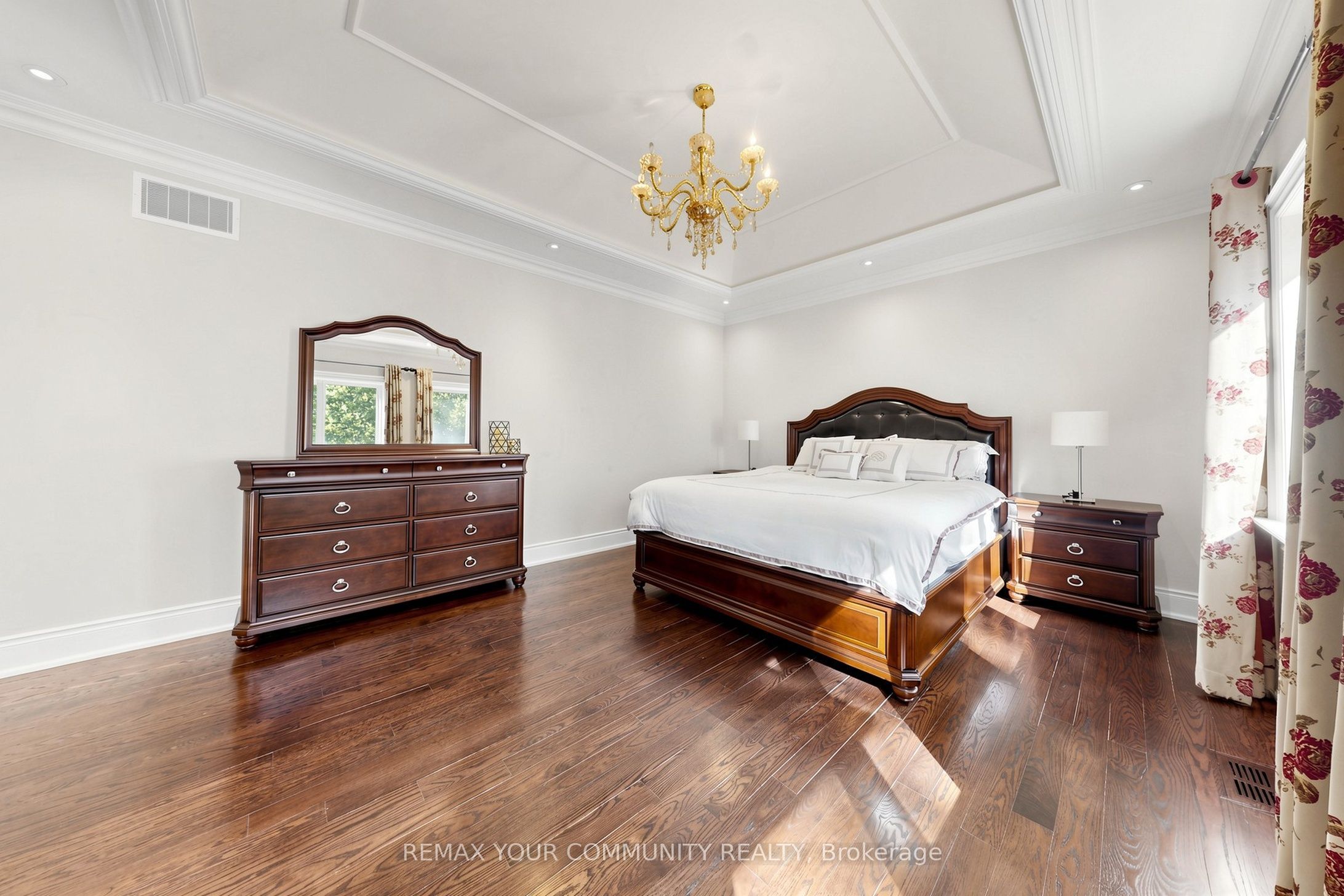 39 Moore Park Avenue Property Photo 24