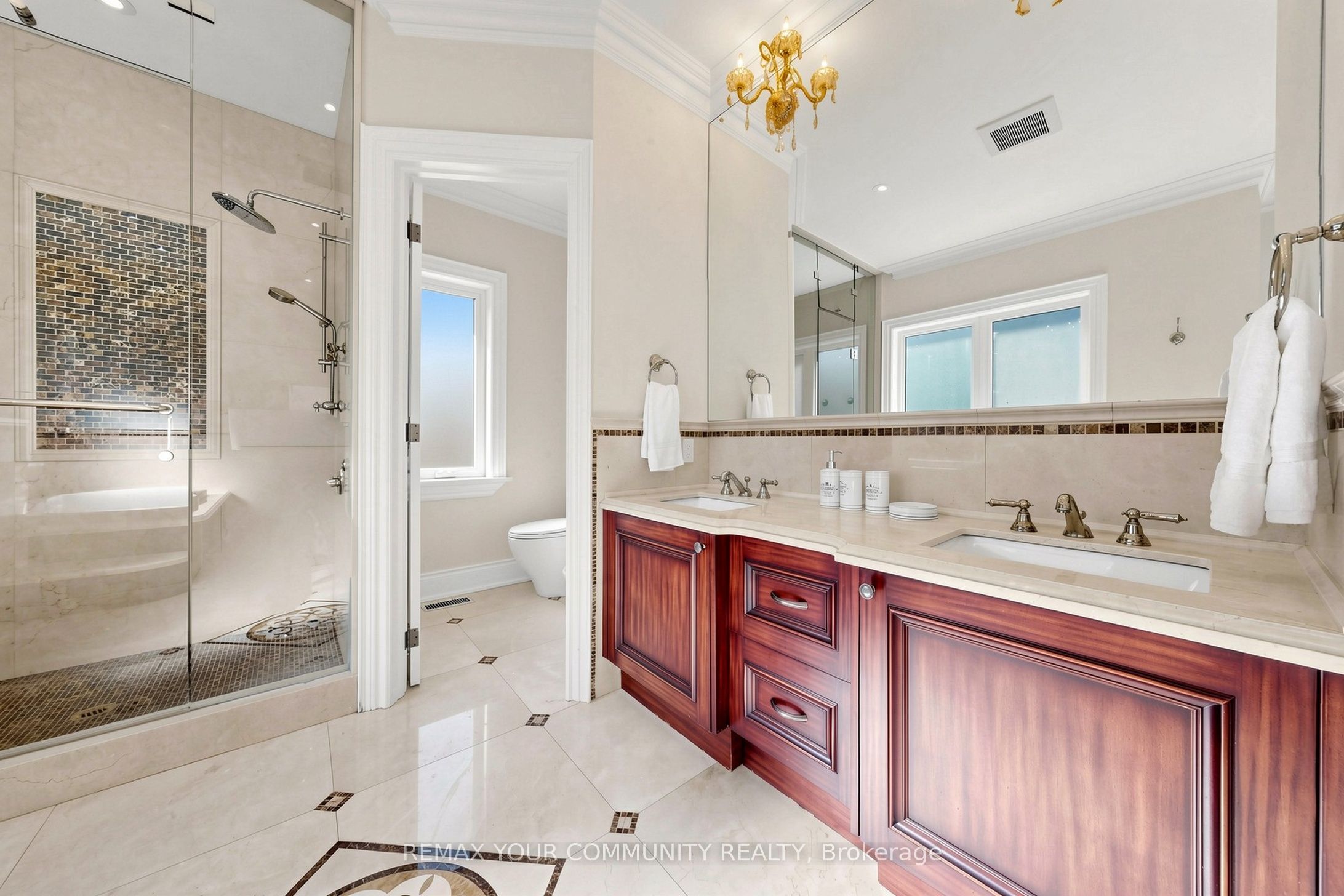 39 Moore Park Avenue Property Photo 26