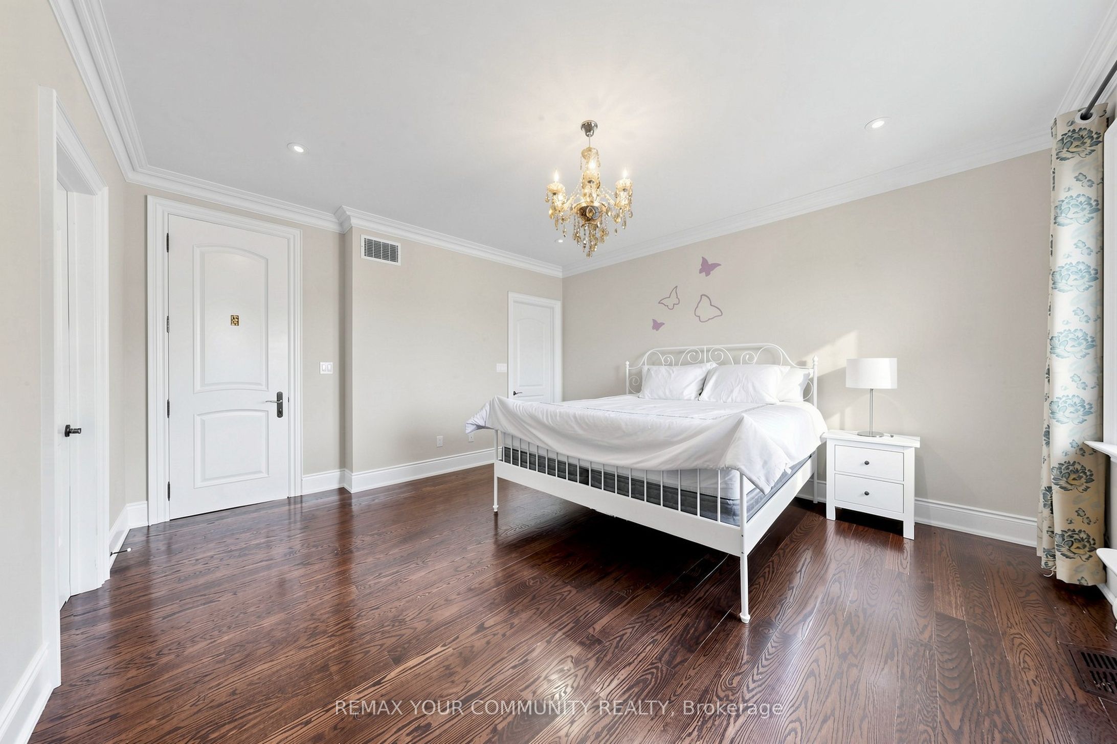 39 Moore Park Avenue Property Photo 30