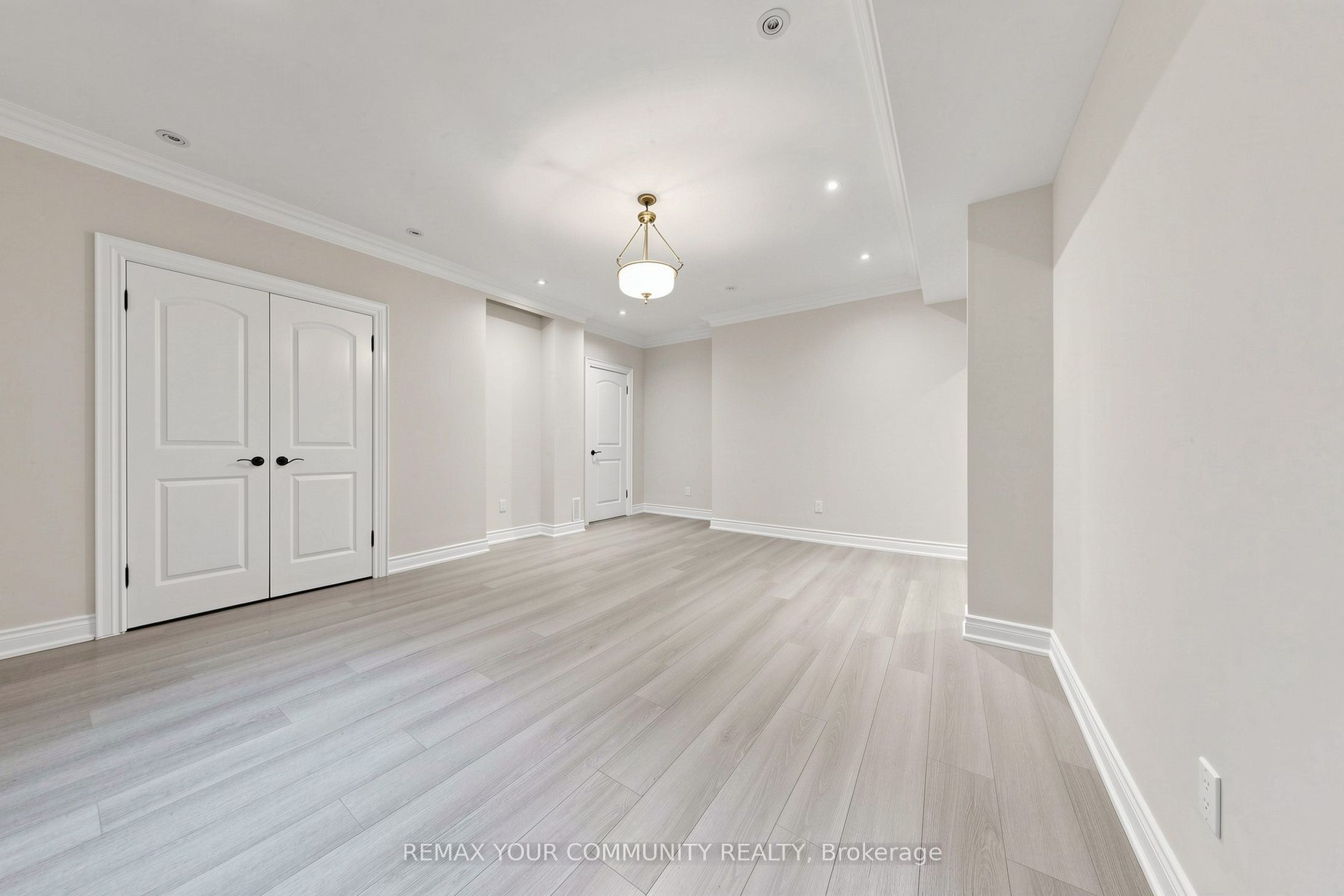39 Moore Park Avenue Property Photo 45