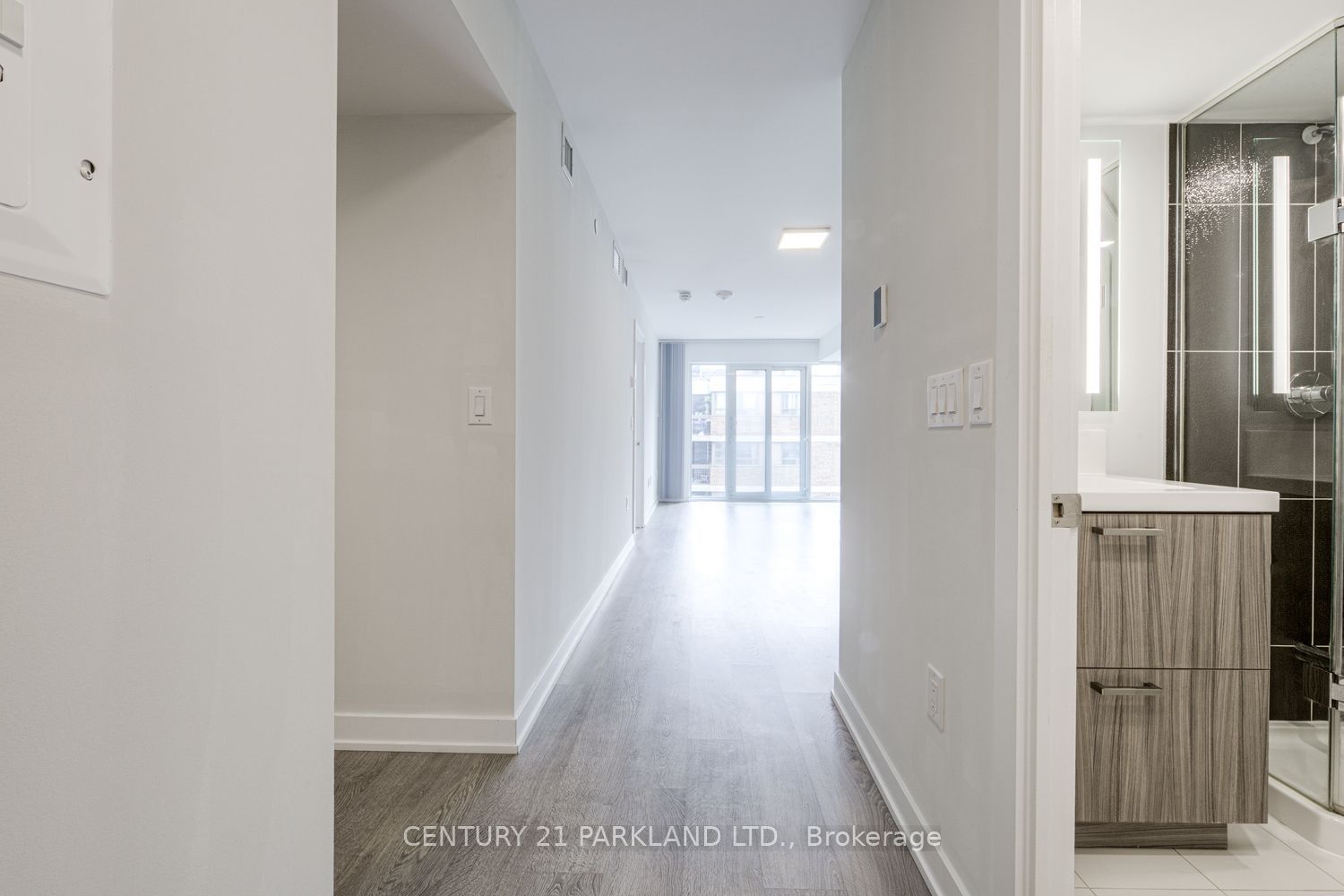 50 Mccaul Street 607 Property Photo 7