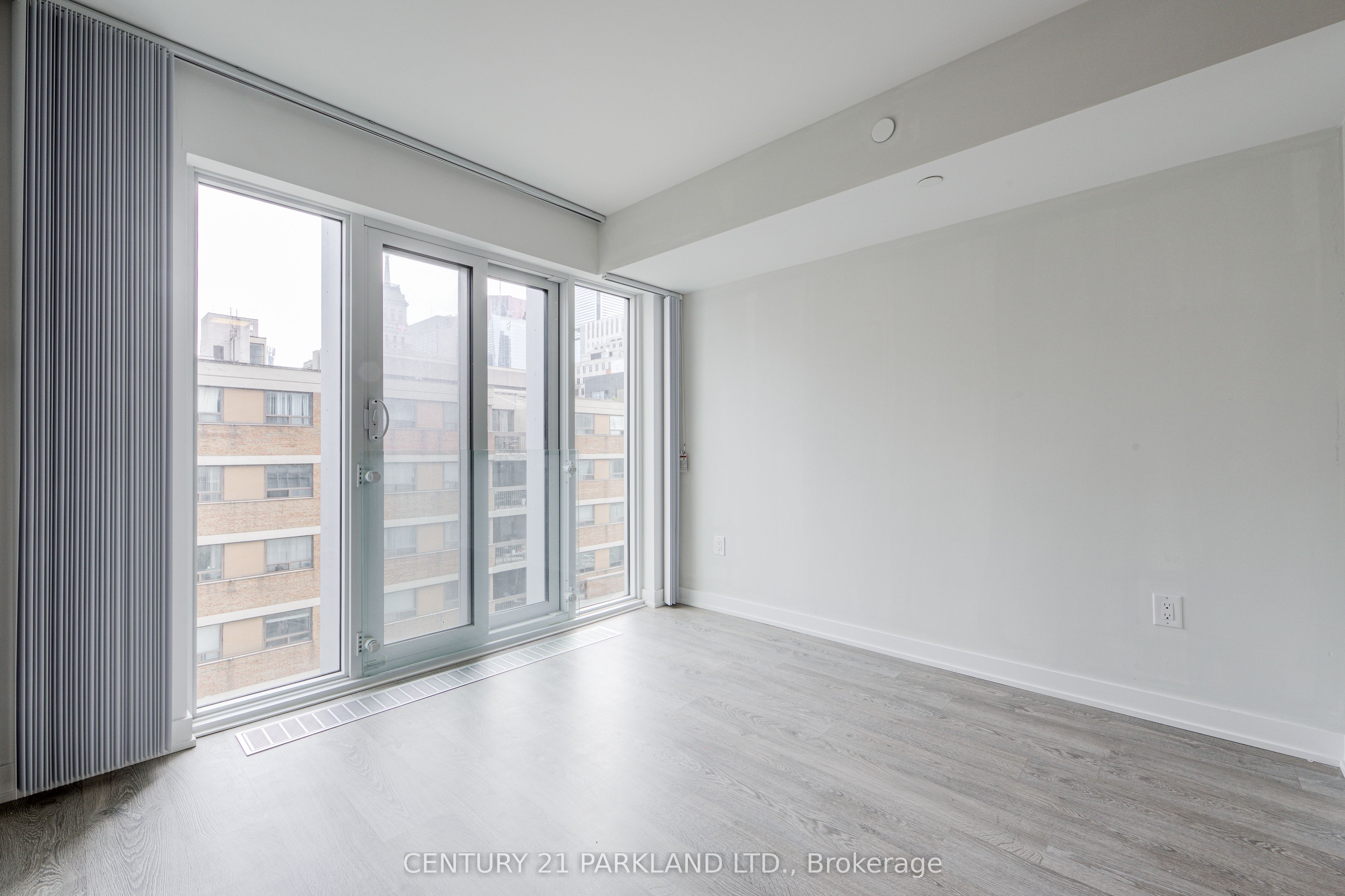 50 Mccaul Street 607 Property Photo 11